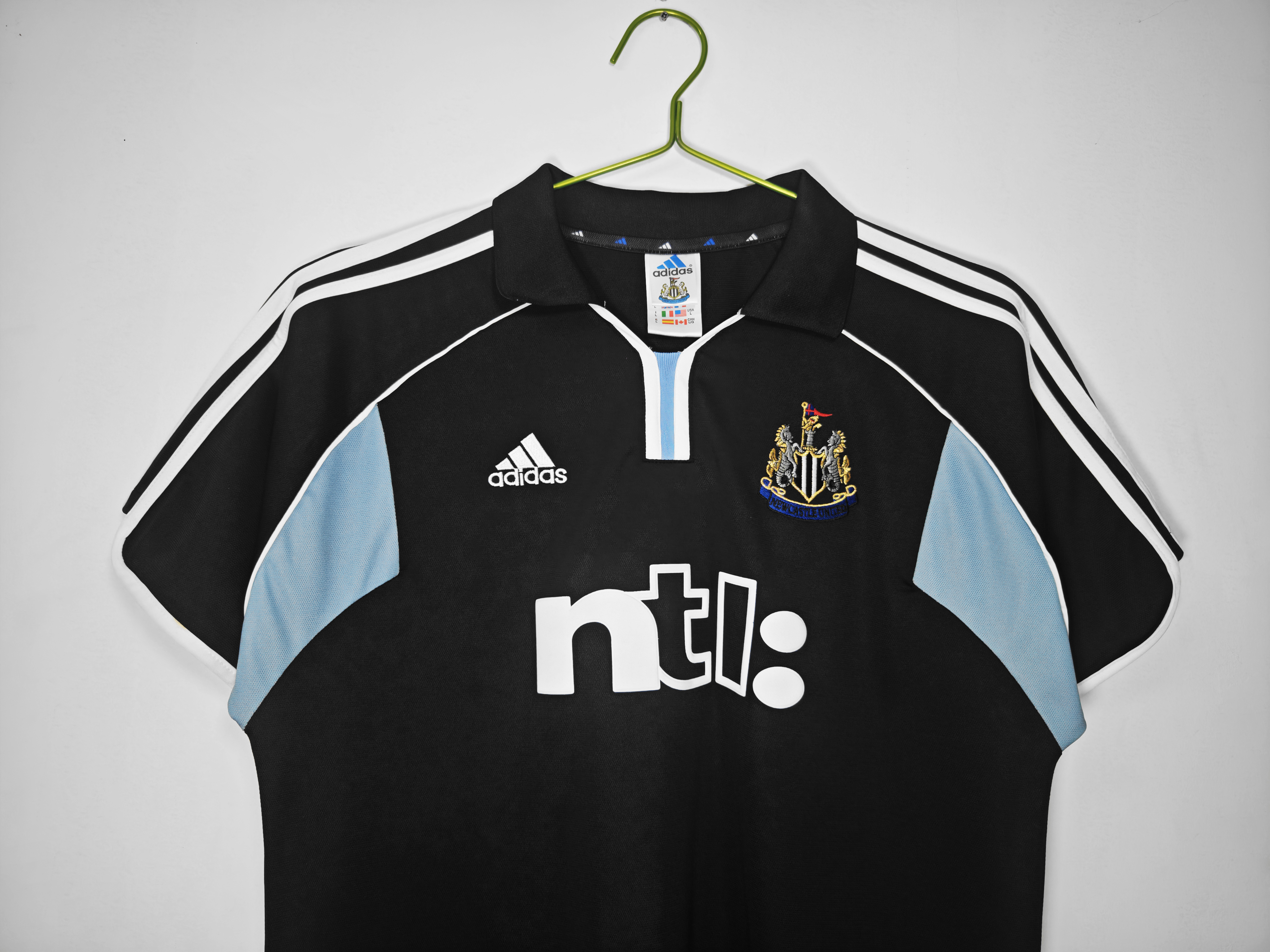 Retro Newcastle 2000/01 Away