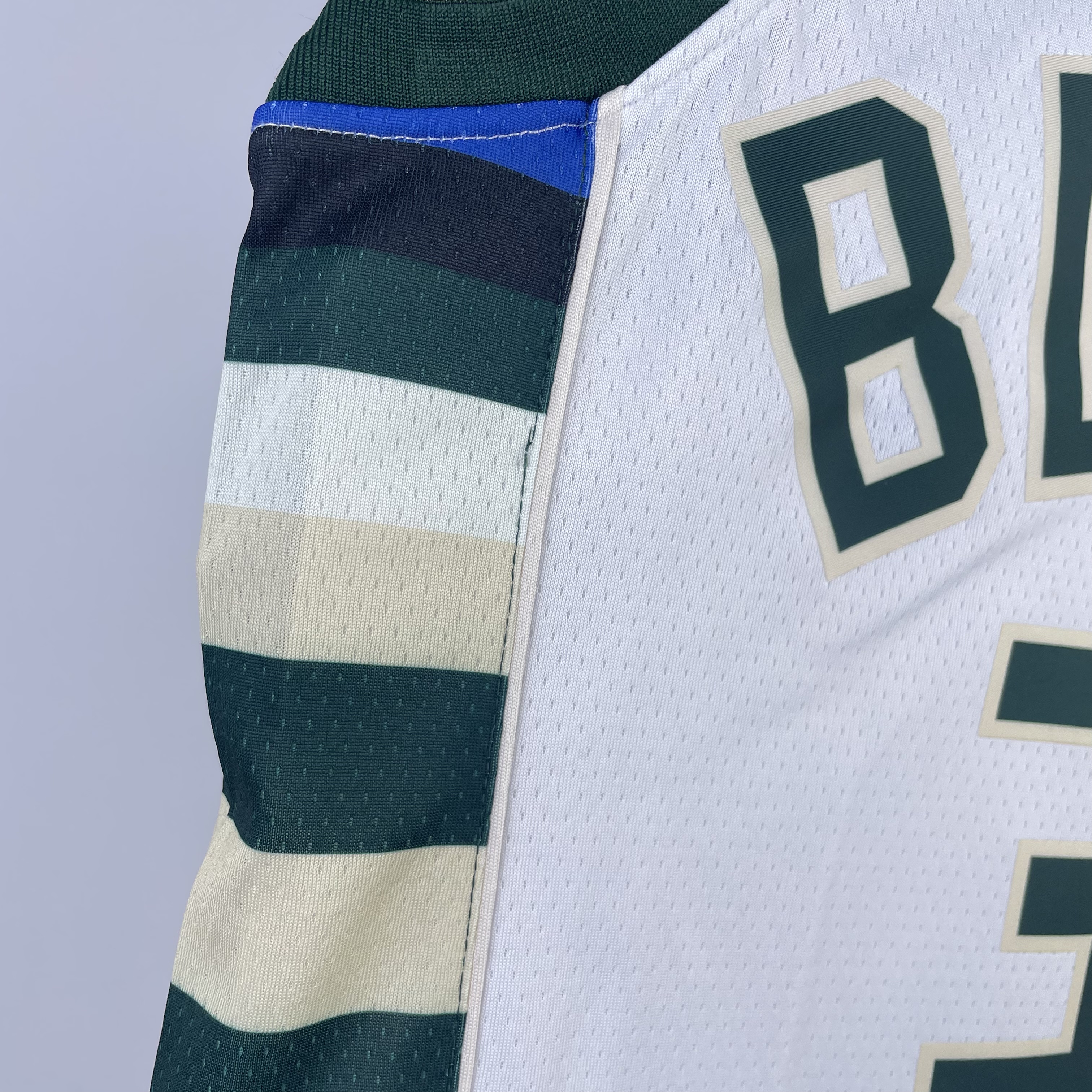23 Season Milwaukee Bucks Home Version  No.21