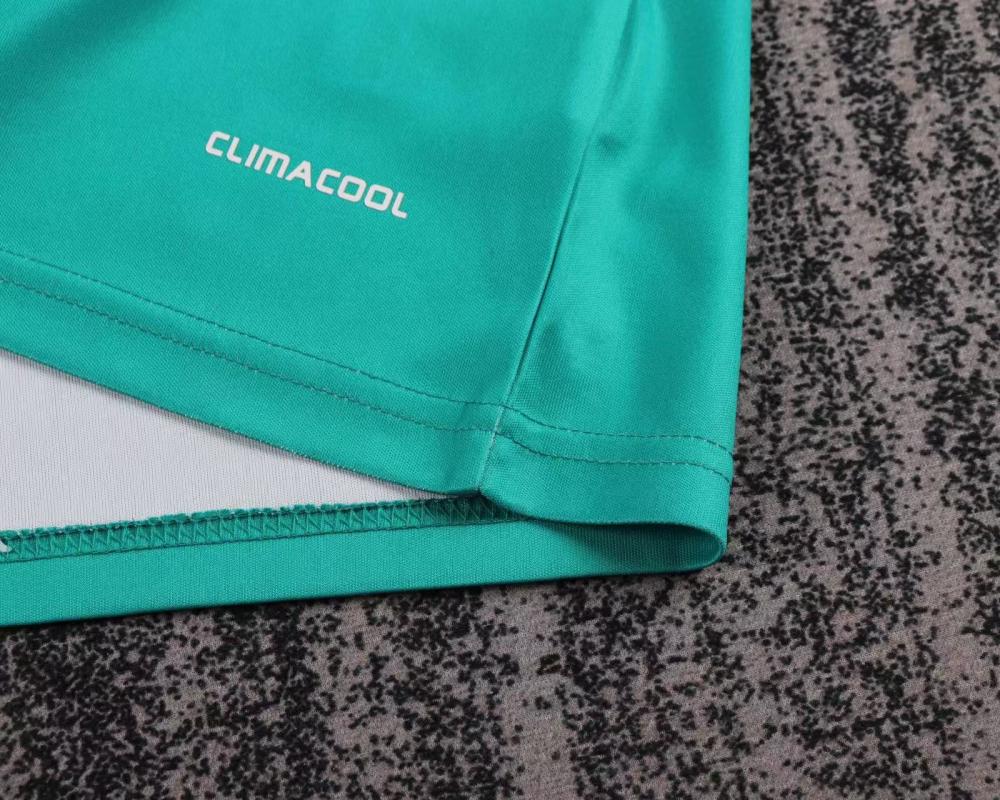 Kids Retro Kit Spain 2010 Goalkeeper