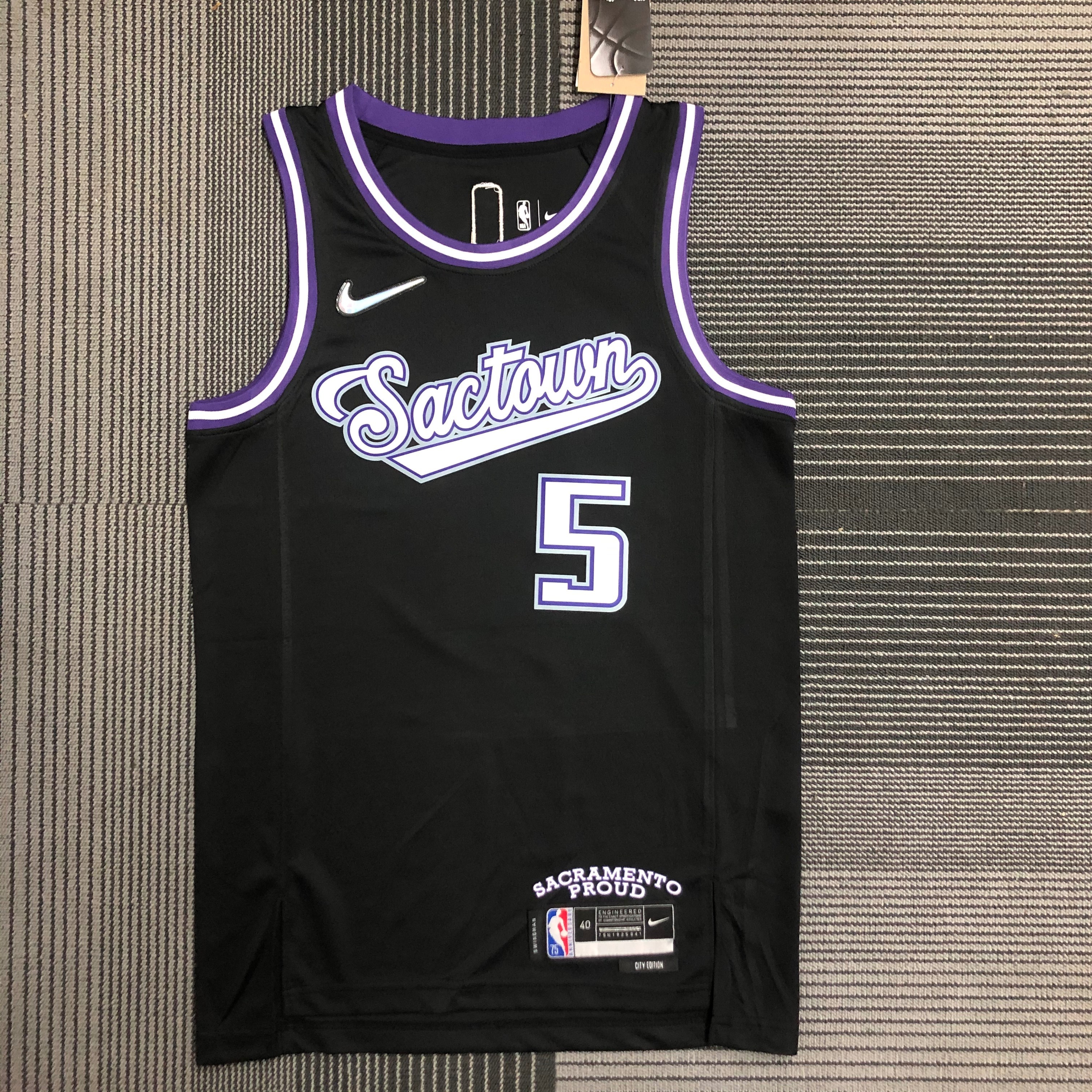 22 SEASON SACRAMENTO KINGS CITY  #5 FOX