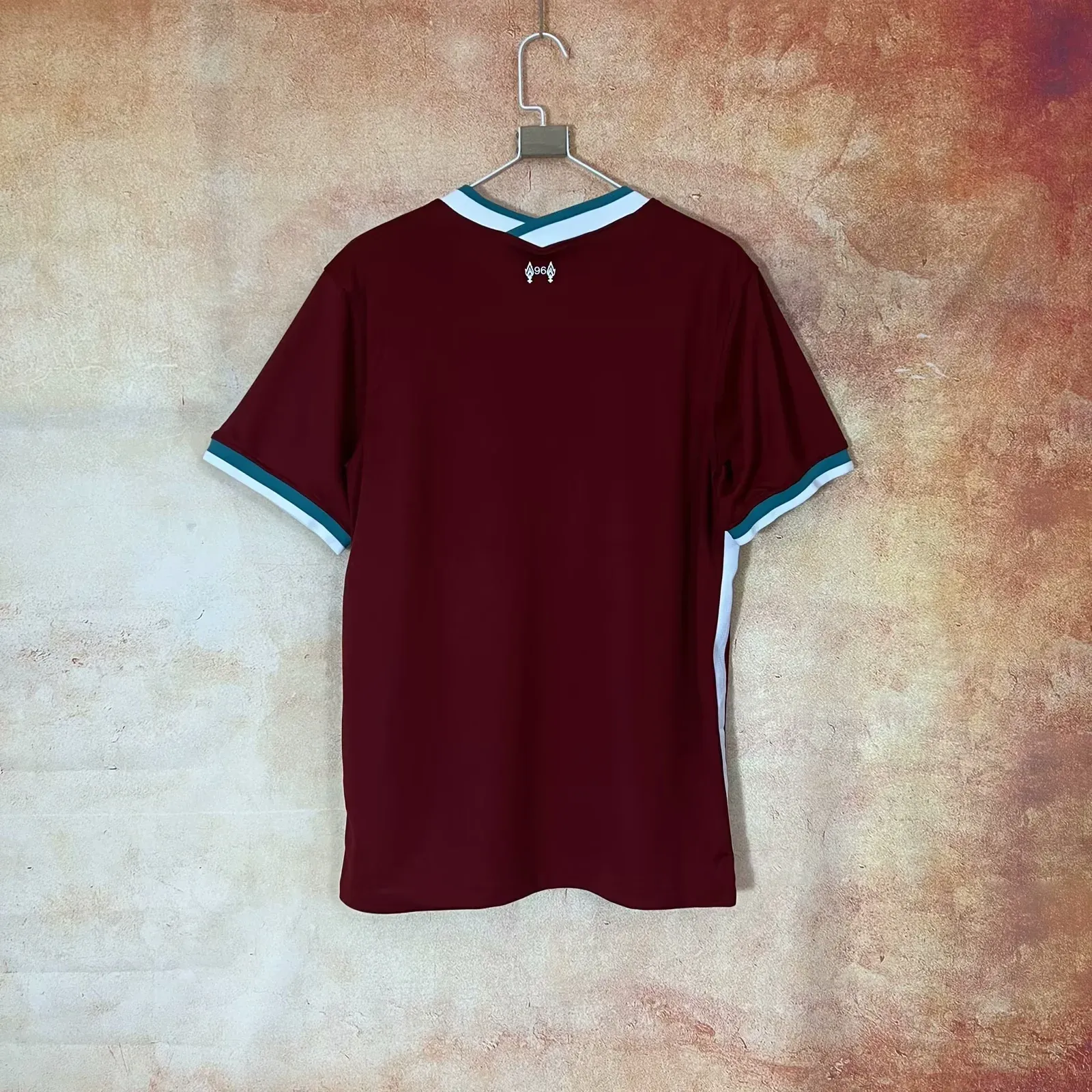 Retro LVP 2020-21 Home