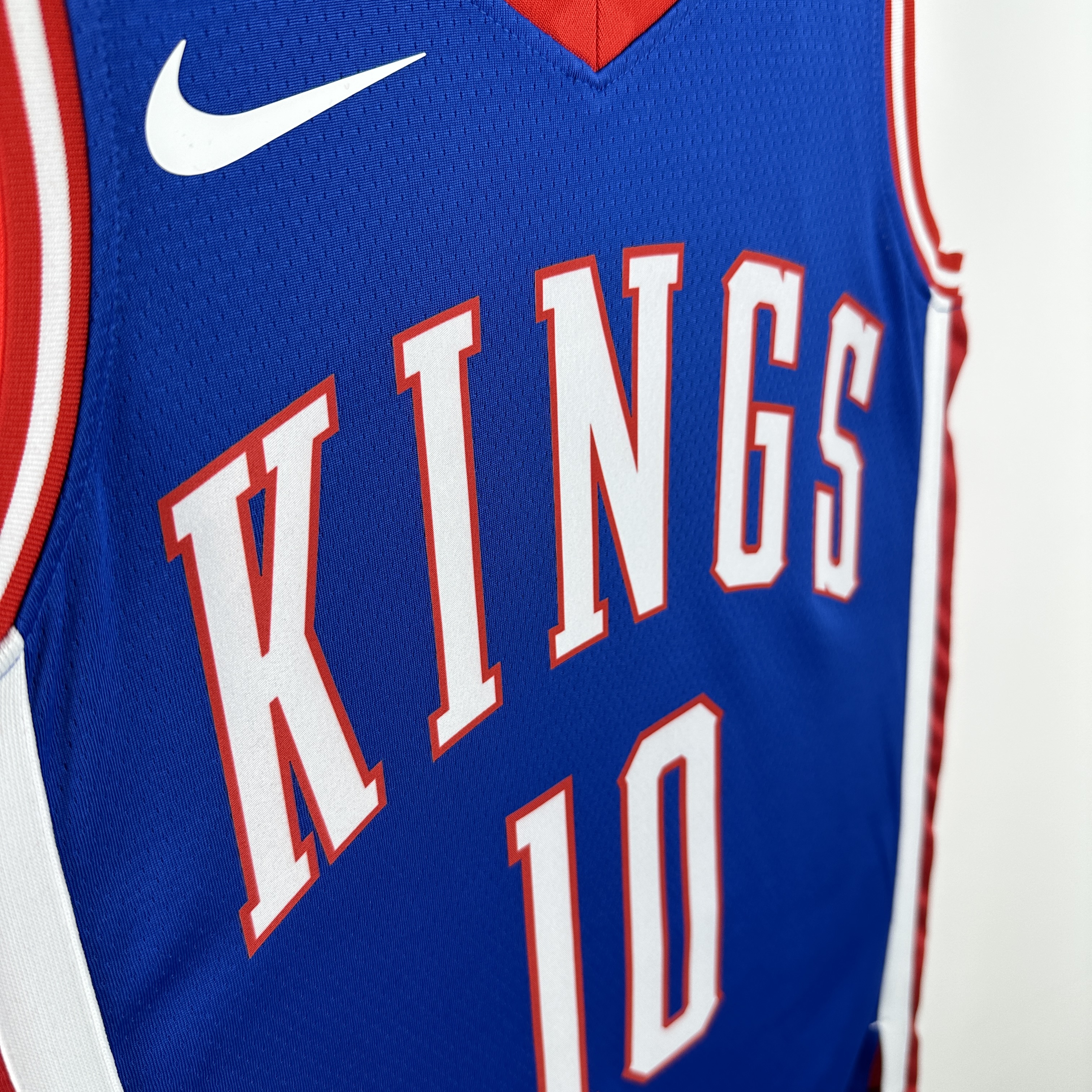 25 SEASON SACRAMENTO KINGS CITY  #10 DerROZAN
