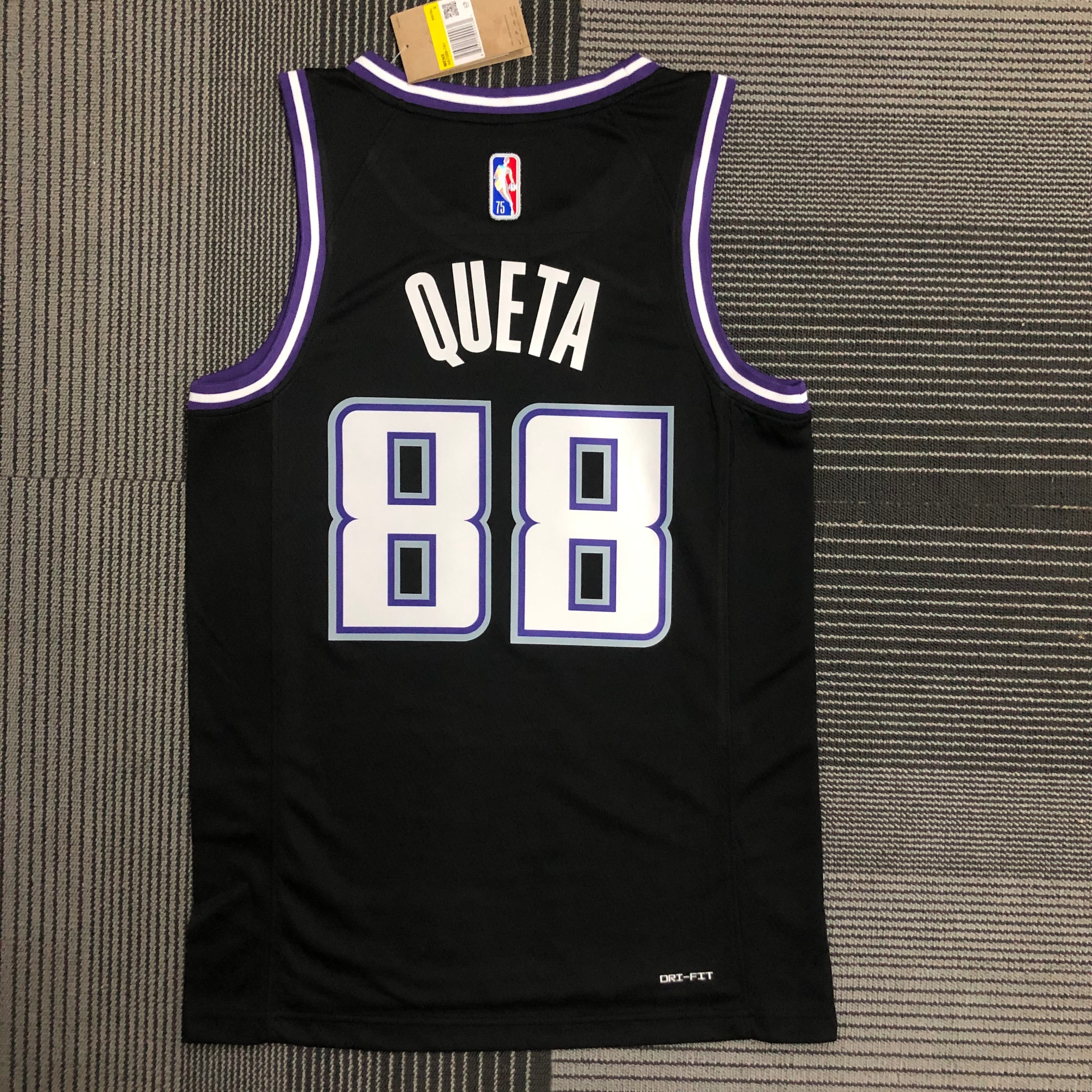 22 SEASON SACRAMENTO KINGS CITY  #88 QUETA