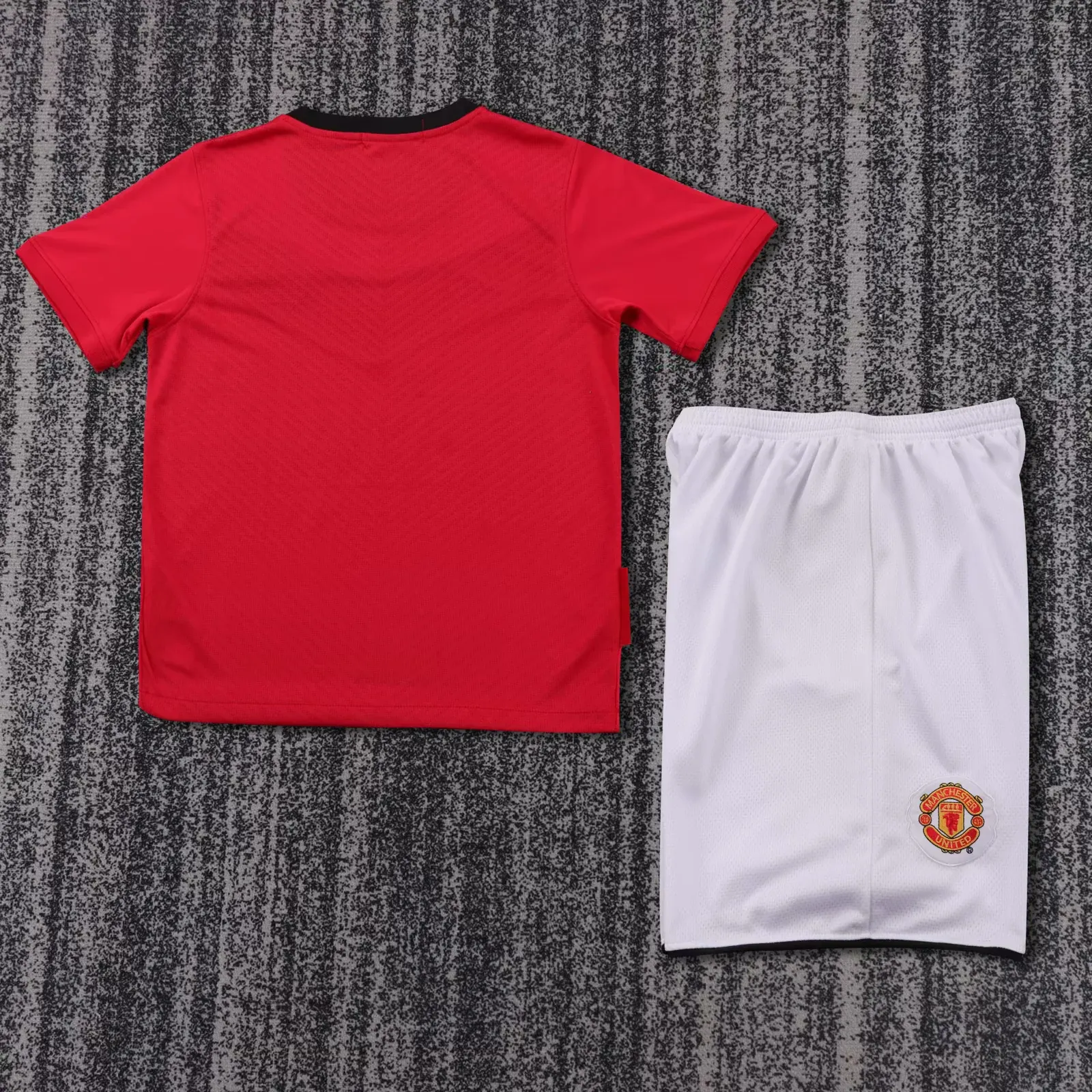 Kids Retro Manchester United 2010/11 Home Kit 16-28