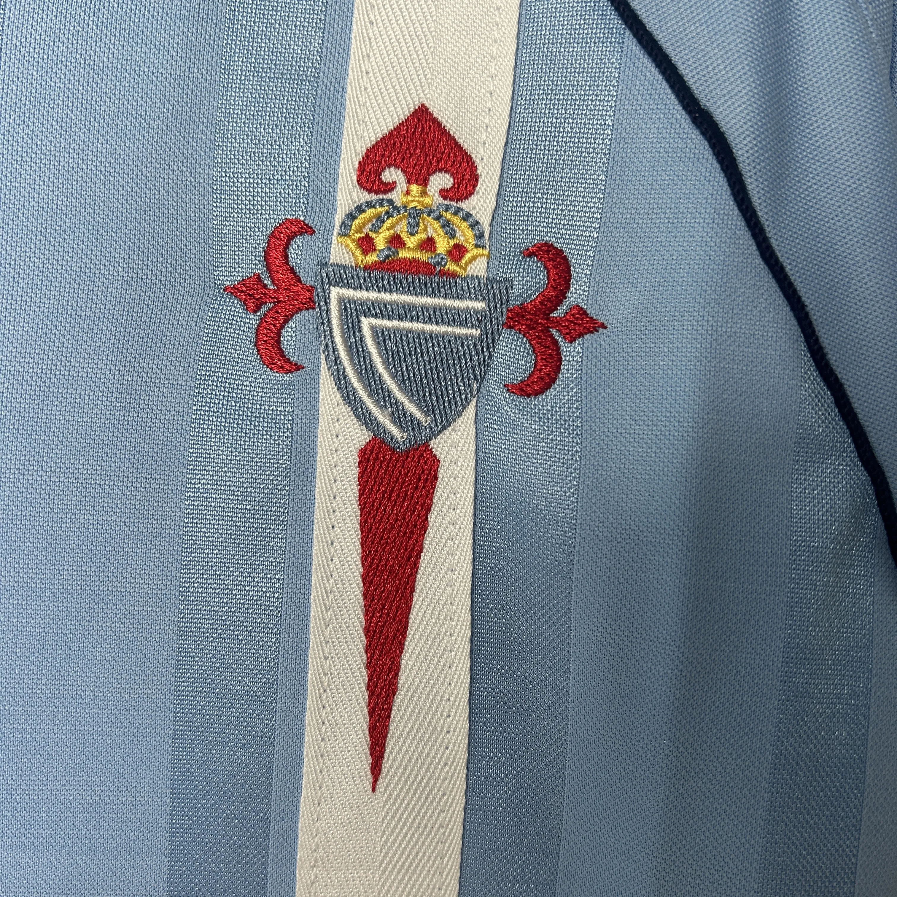 Retro Celta de Vigo 2001-02 Home kit