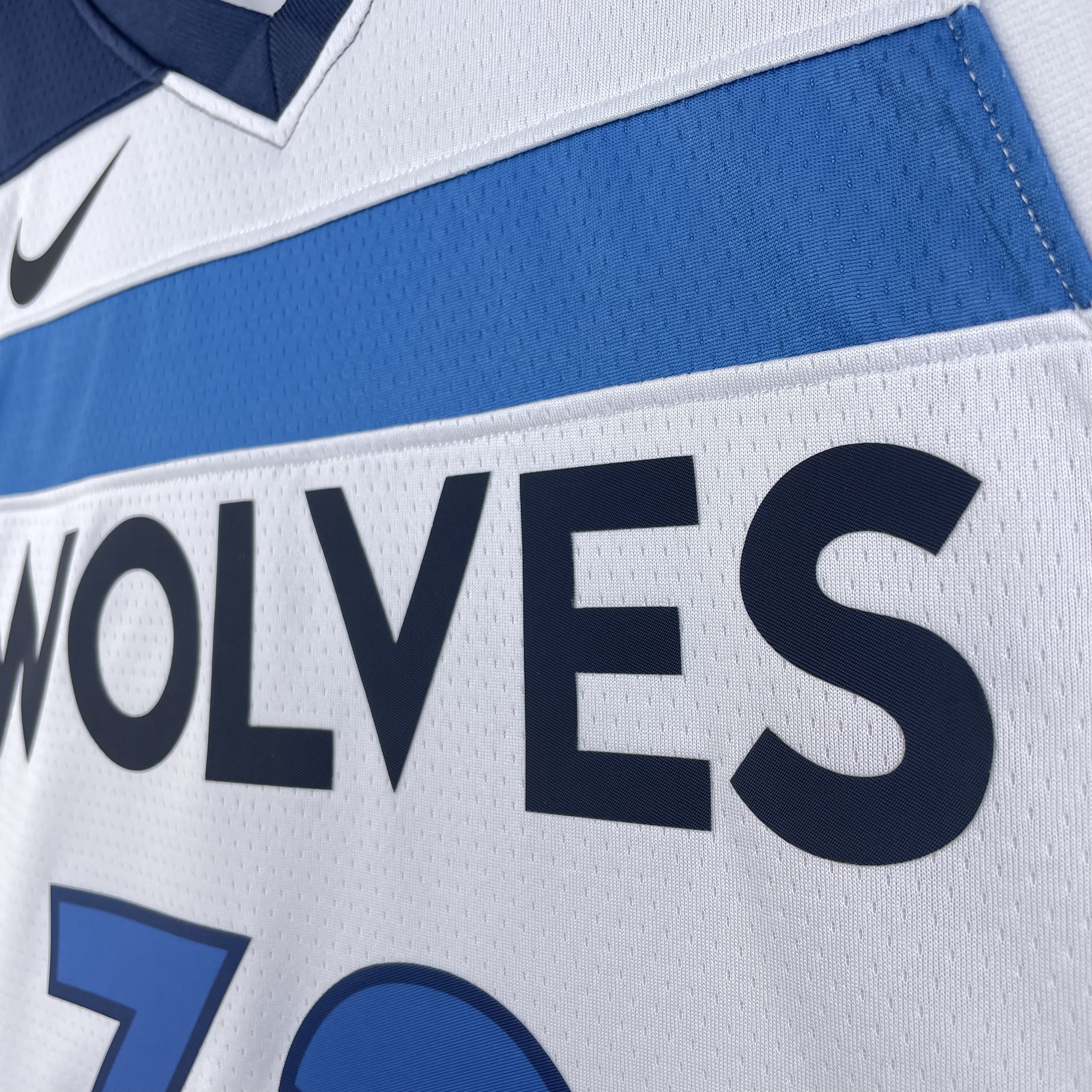 23 SEASON MINNESOTA TIMBERWOLVES HOME  NO.32 TOWNS