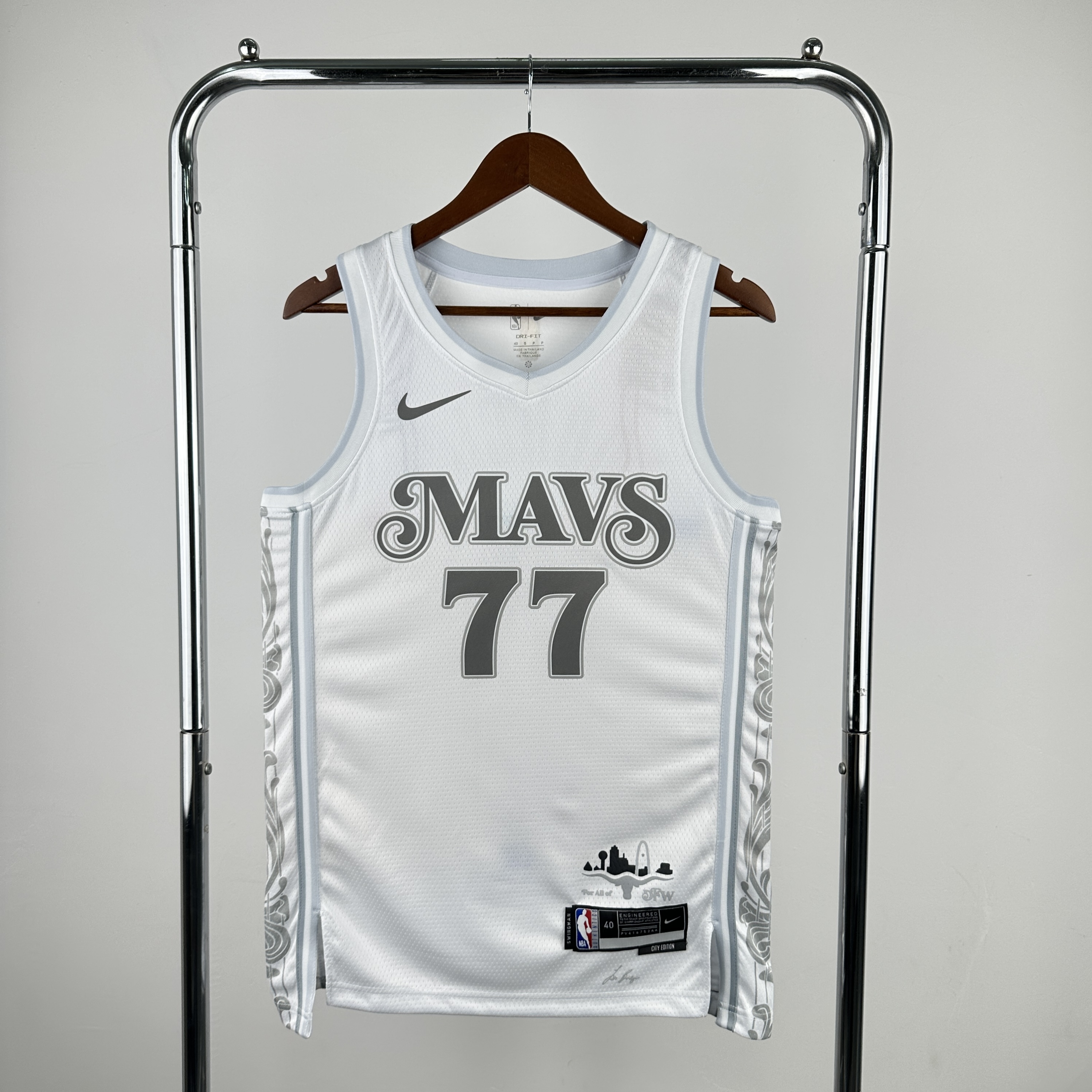 25 Season Dallas Mavericks City Edition  #77