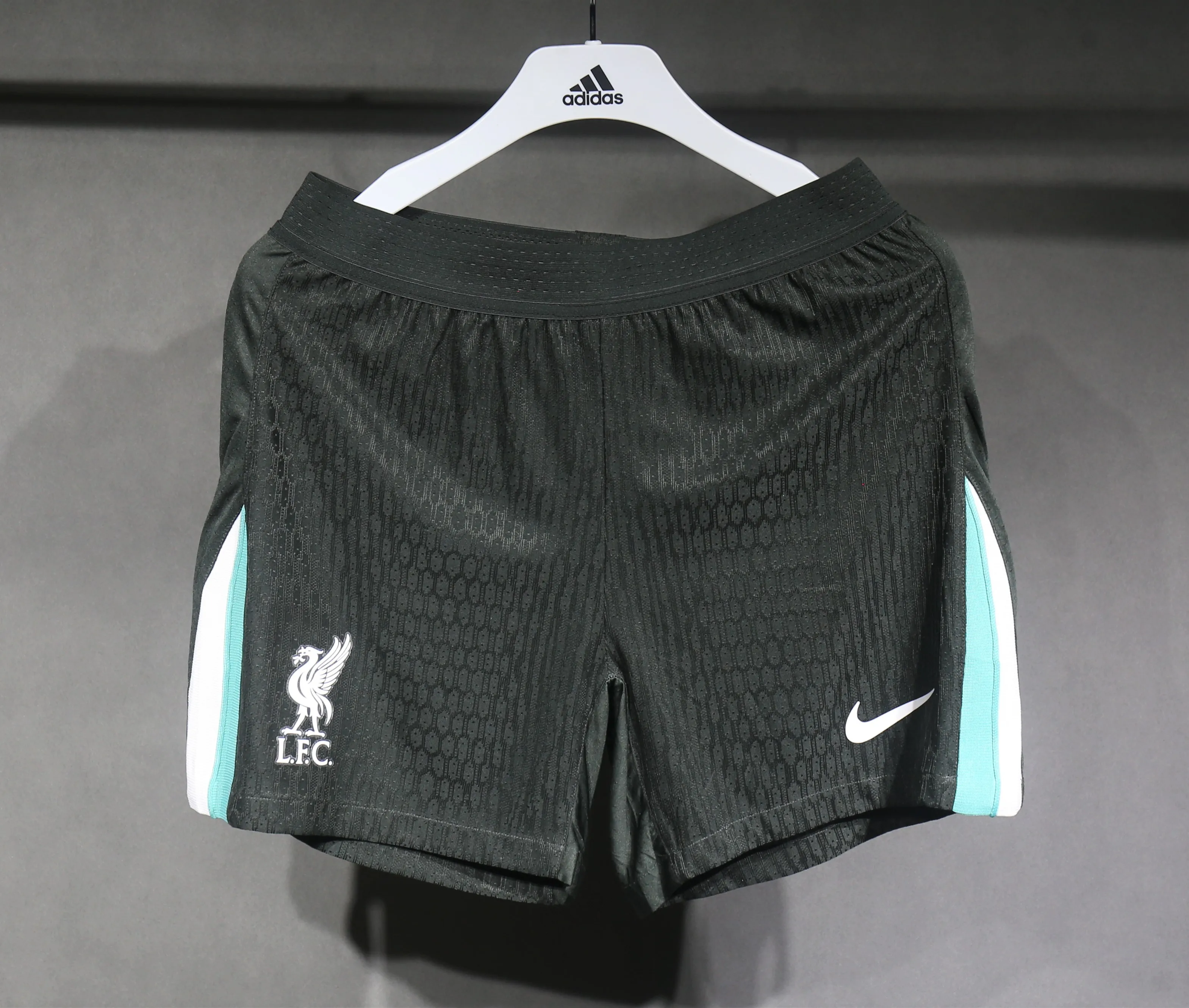 Player Version Shorts 2024-25 LVP Away