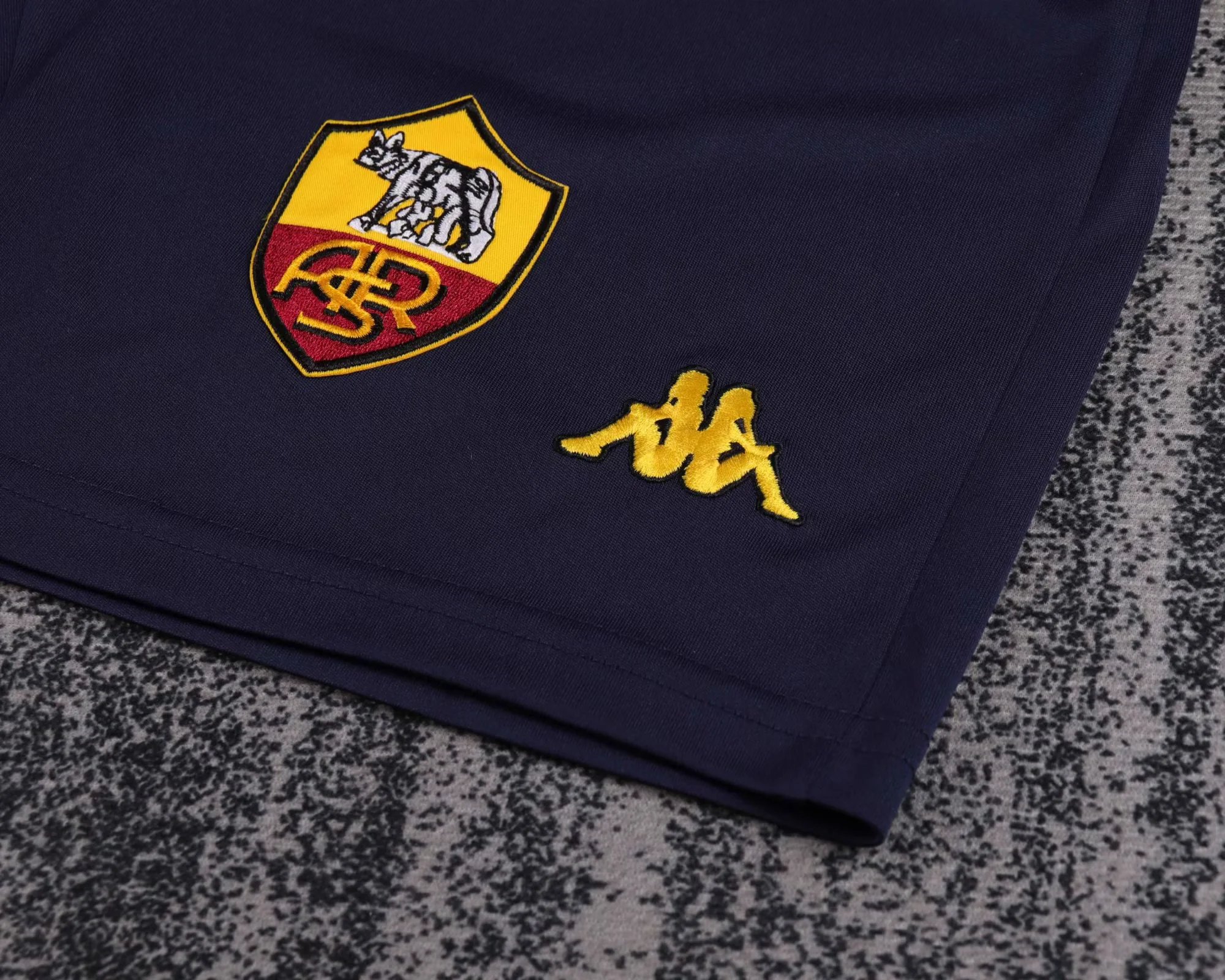 Kids Retro Kit Roma 2000-01 Home