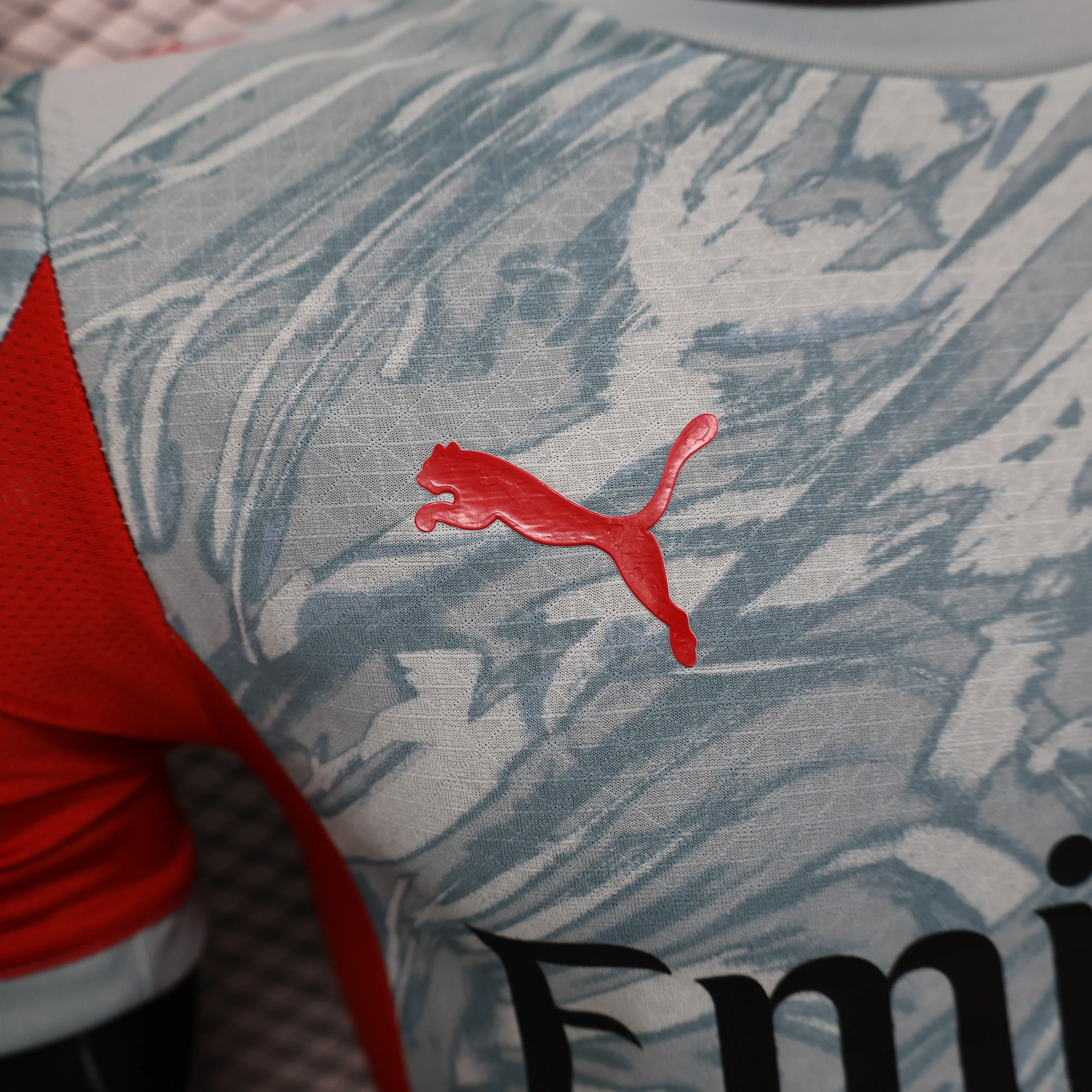 Player Version AC MILAN GOALKEEPER HOME 2025/26