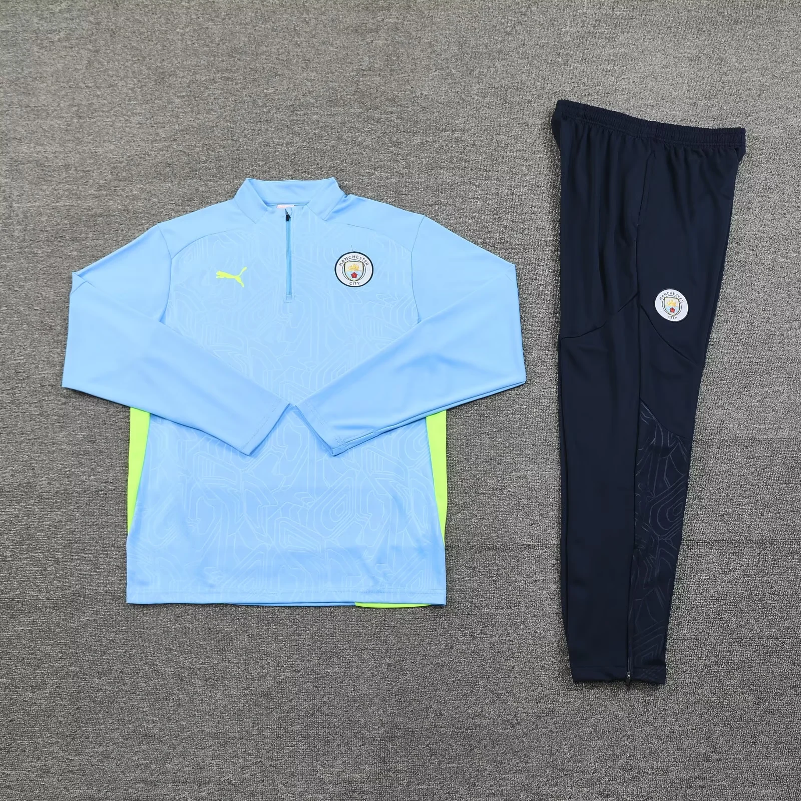 Manchester City 24/25 training SUIT