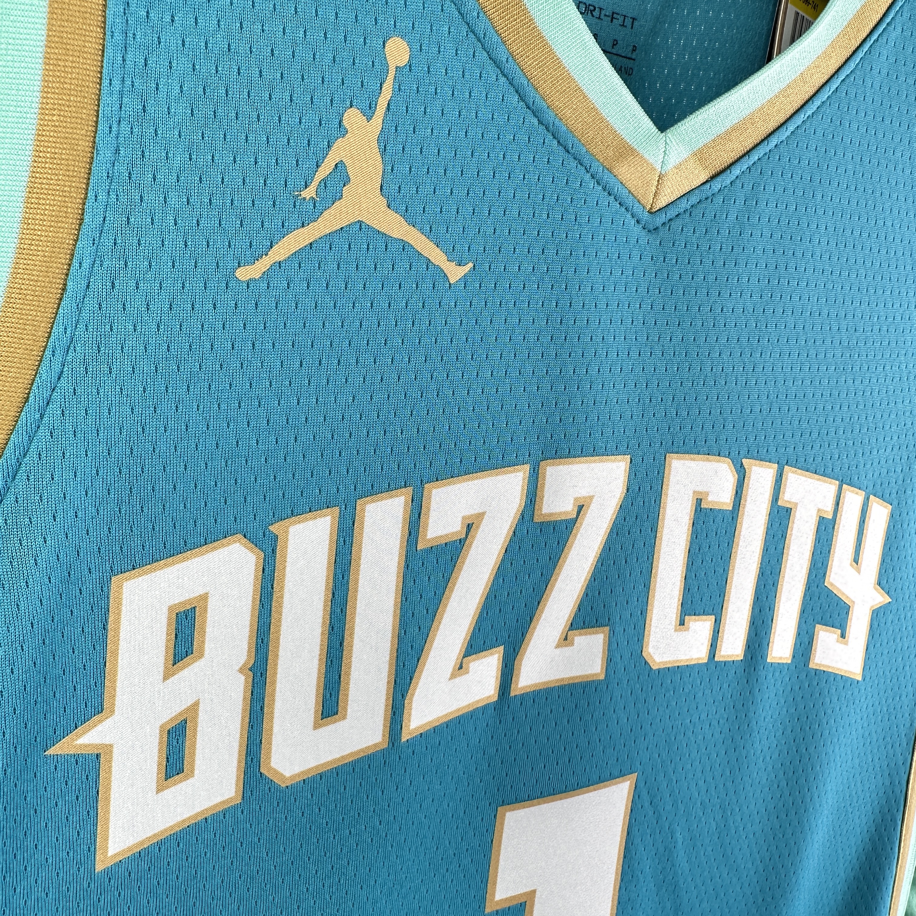24 Season Hornets City Edition No.1 Ball
