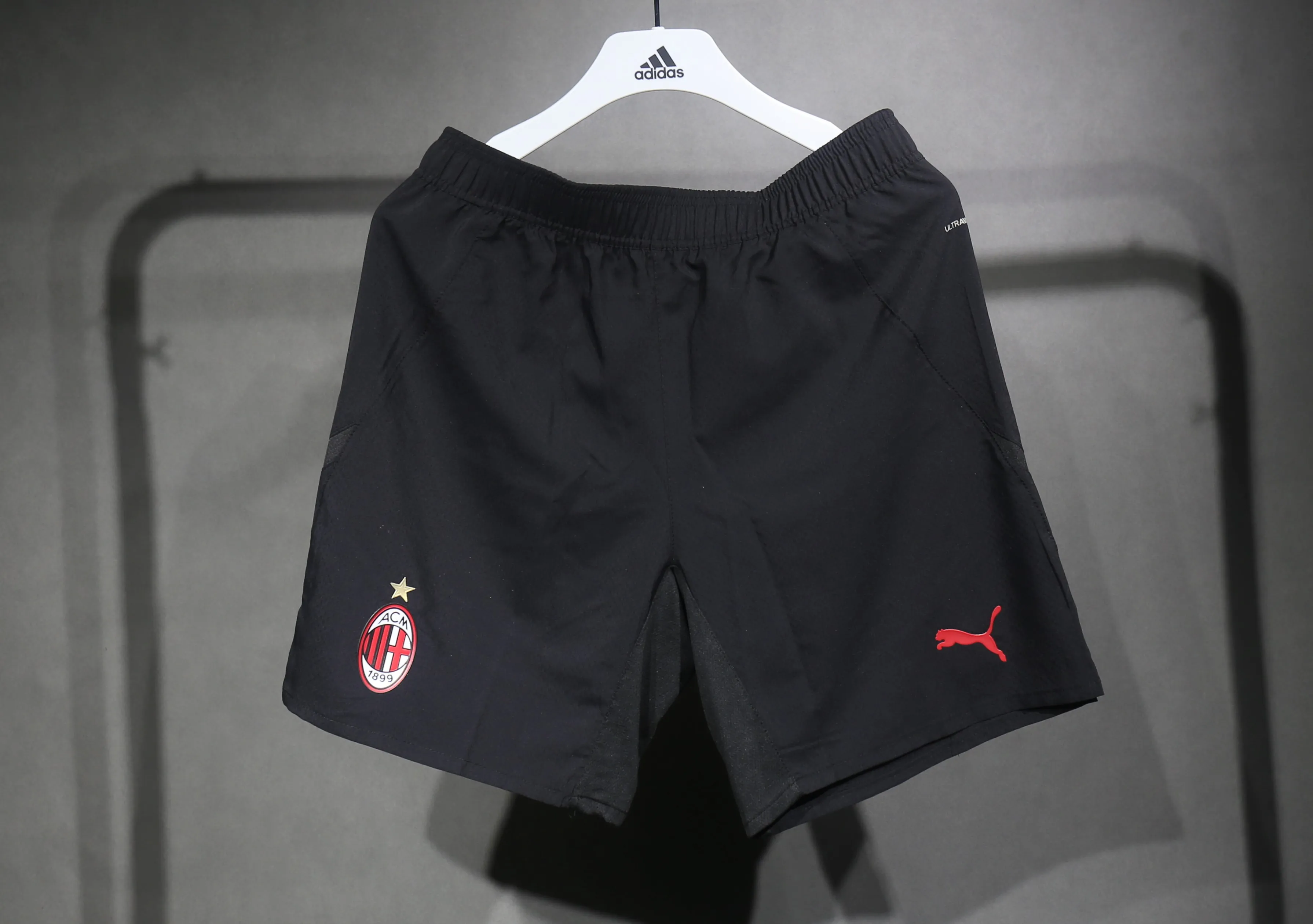 Player Version Shorts 2024-25 AC Milan Home