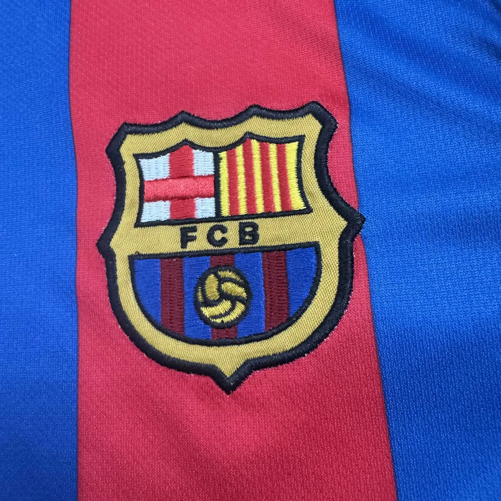 Kids Retro 04/05 Barcelona Home Kit 16-28