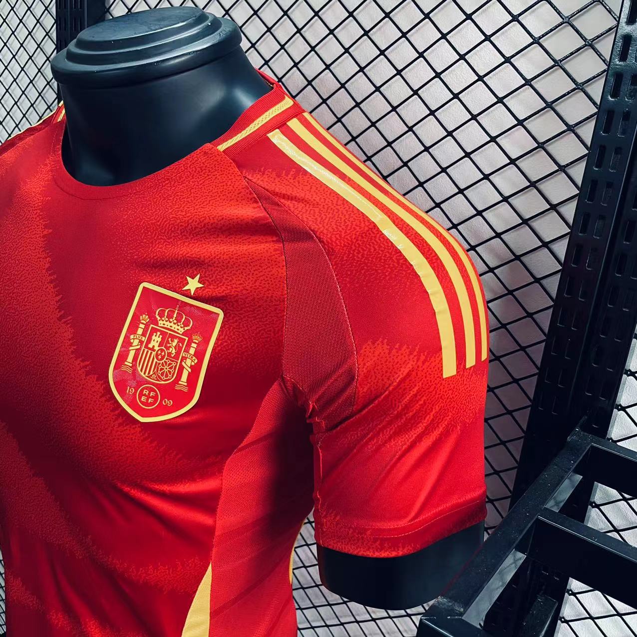 Player Version Camsia Spain 24/25 Home Red