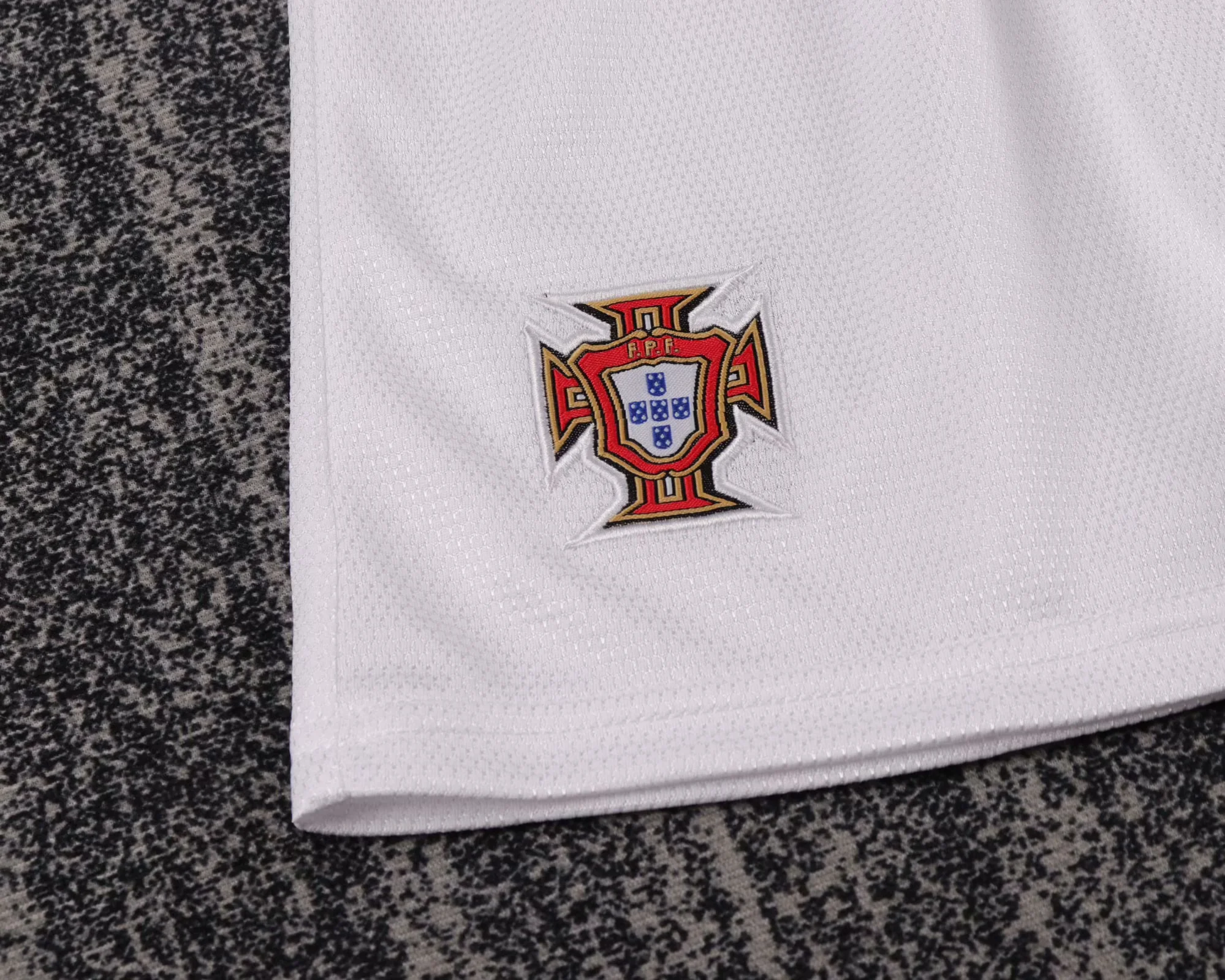 Kids Retro Kit Portugal 2012 Away