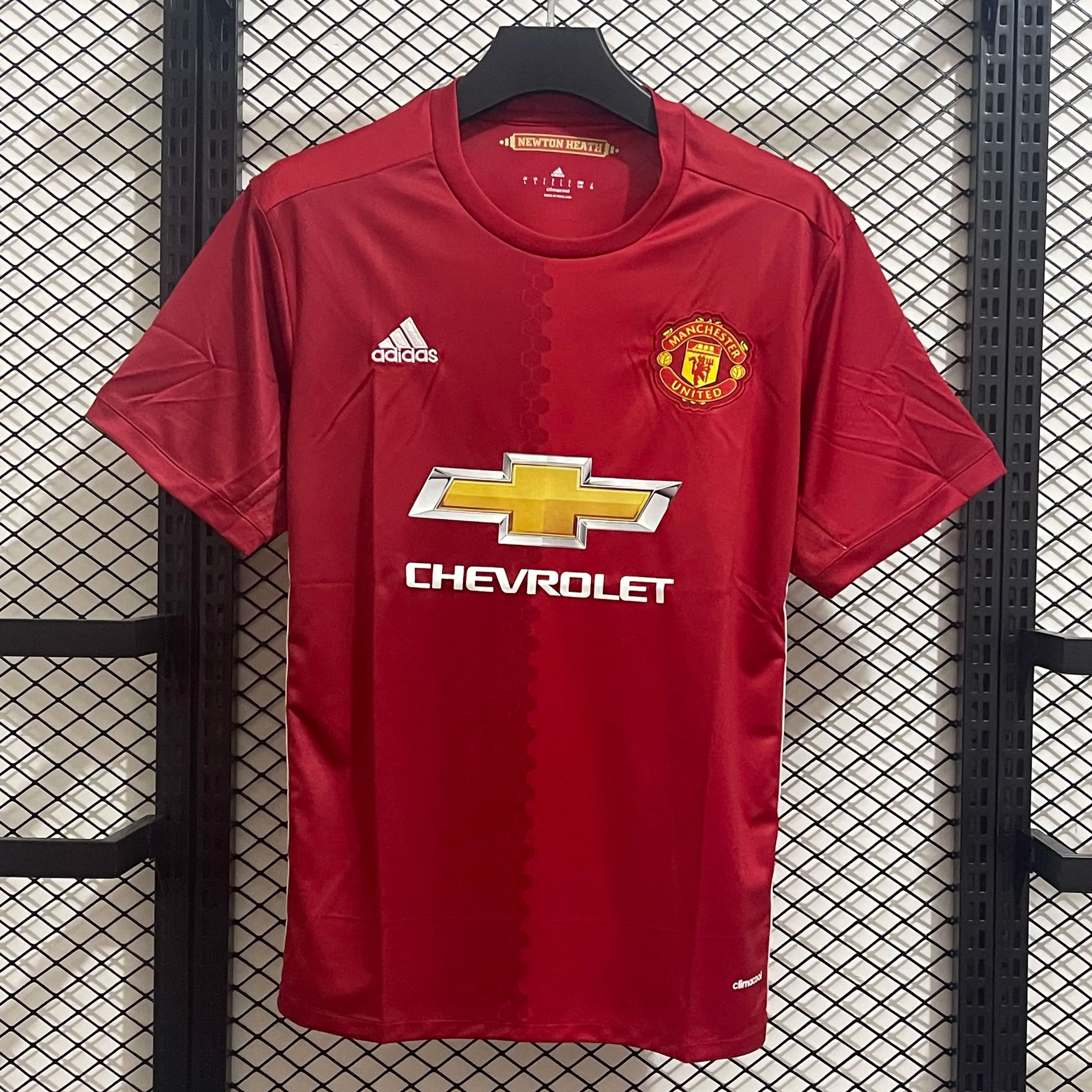 Retro Manchester United 16/17 Home