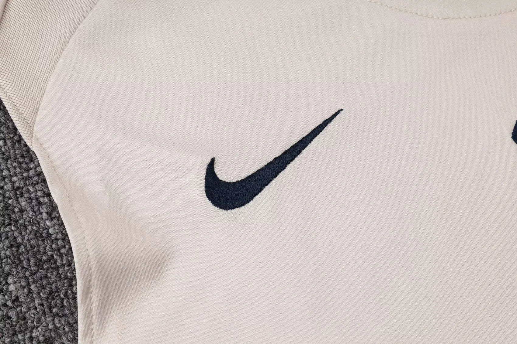 2526 Barcelona Sleevesless Training Suit D2554