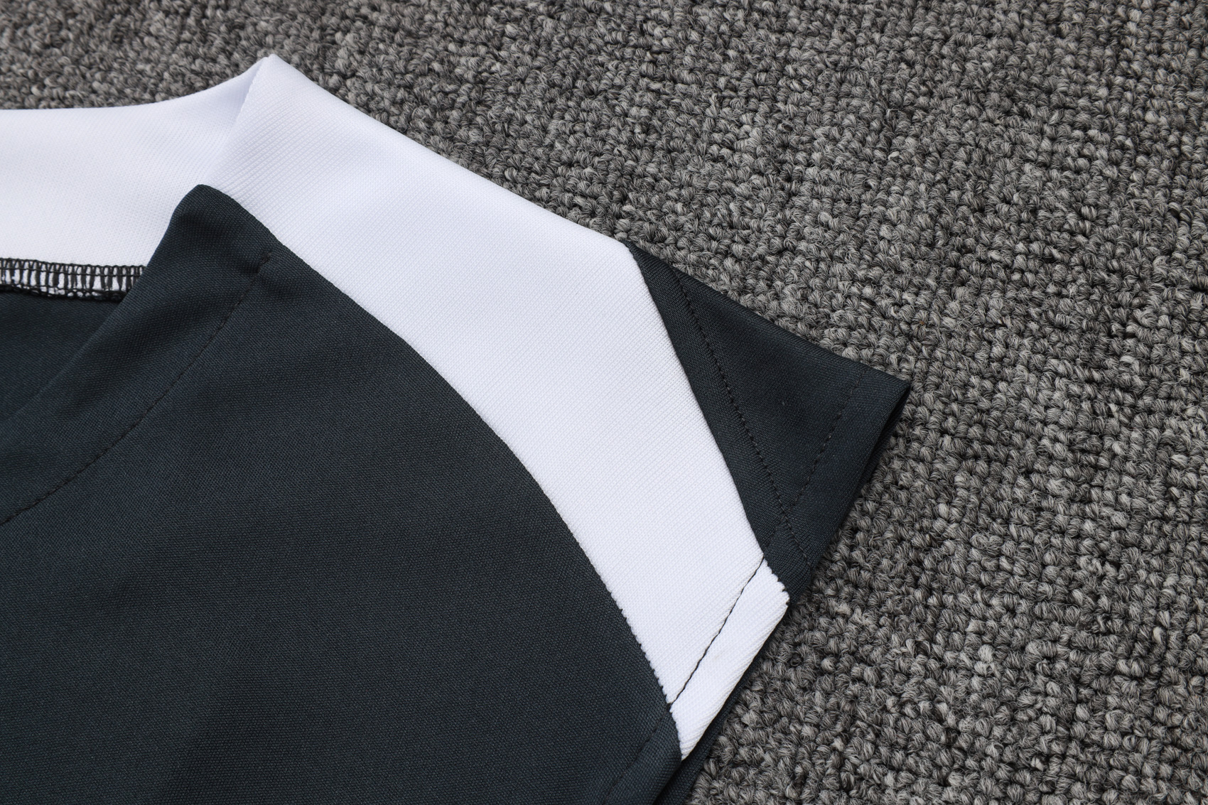 Chelseα Sleeveless training suit D2575