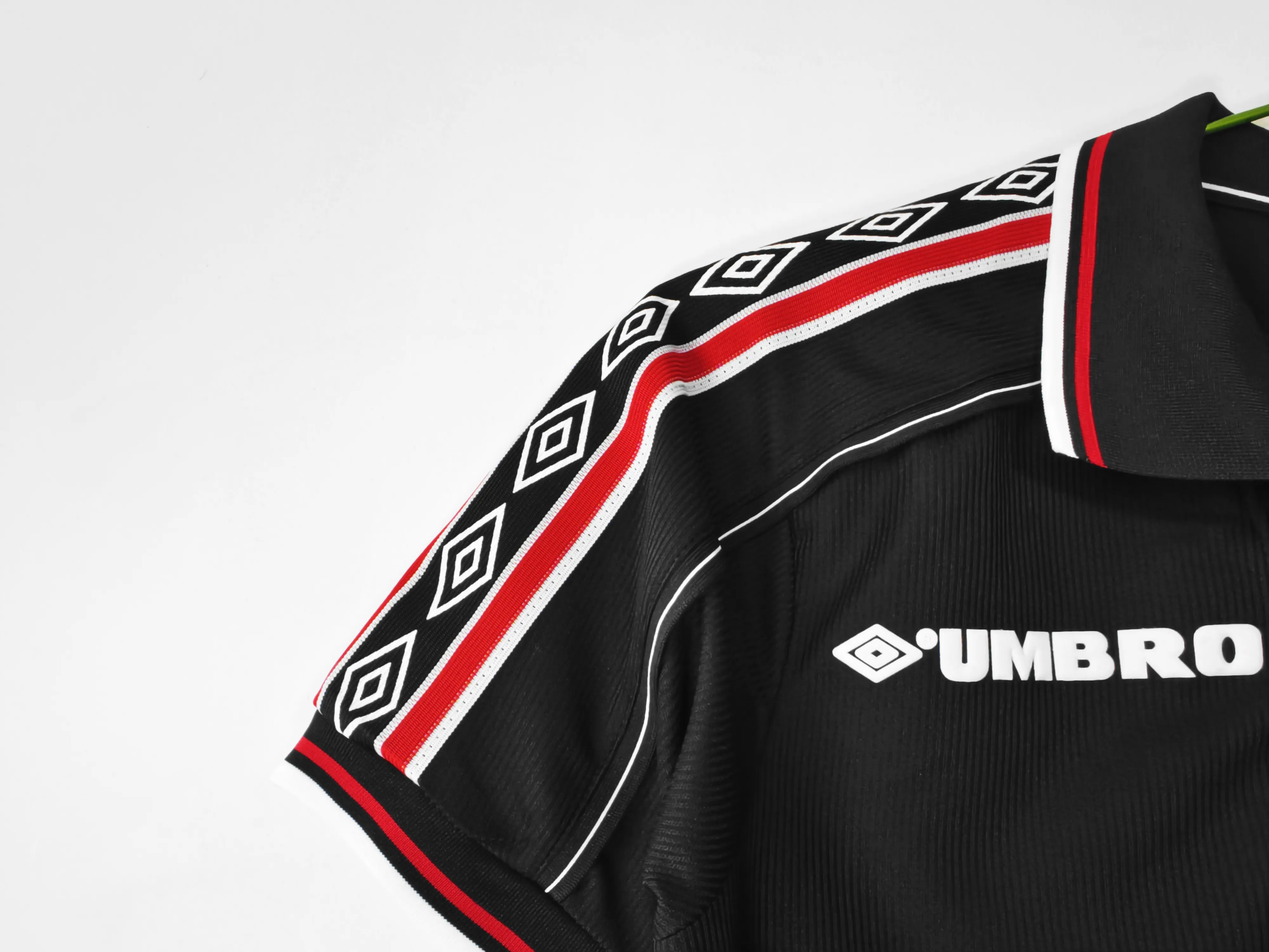 Retro Manchester United 98/99 Away Shirt Black