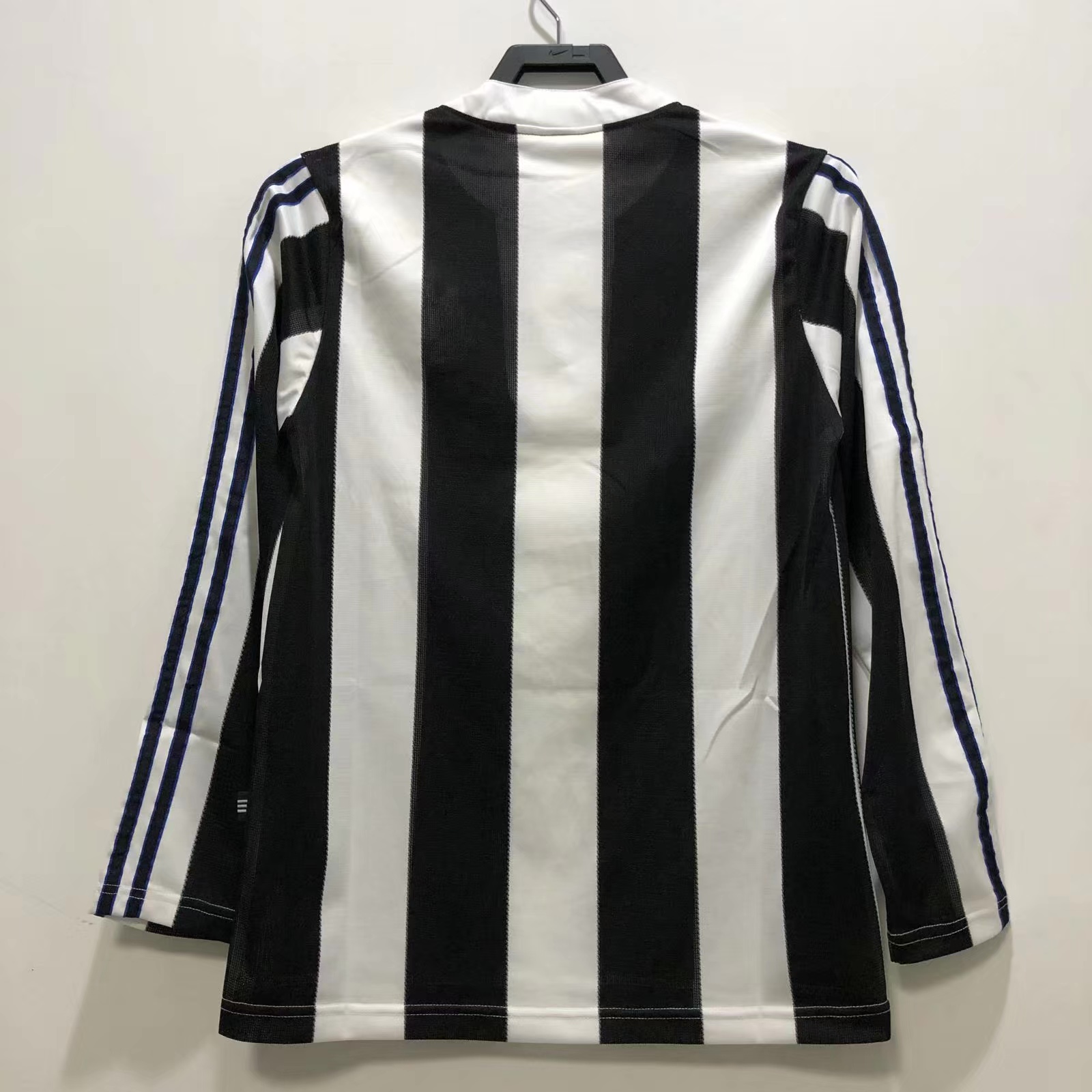 Retro Newcastle 1995/97 Home Long Sleeves