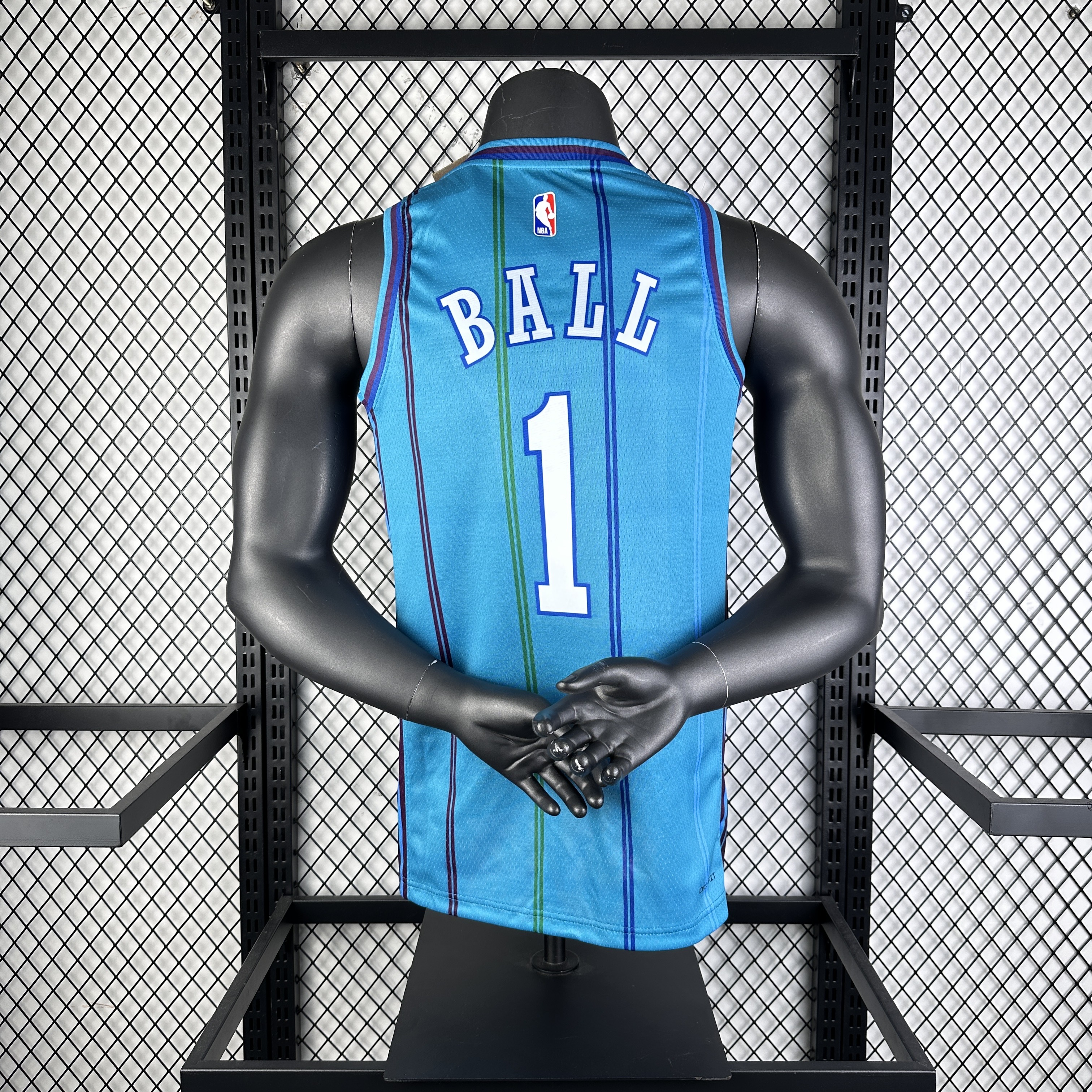 24 Season Hornets Blue Edition No.1 Ball