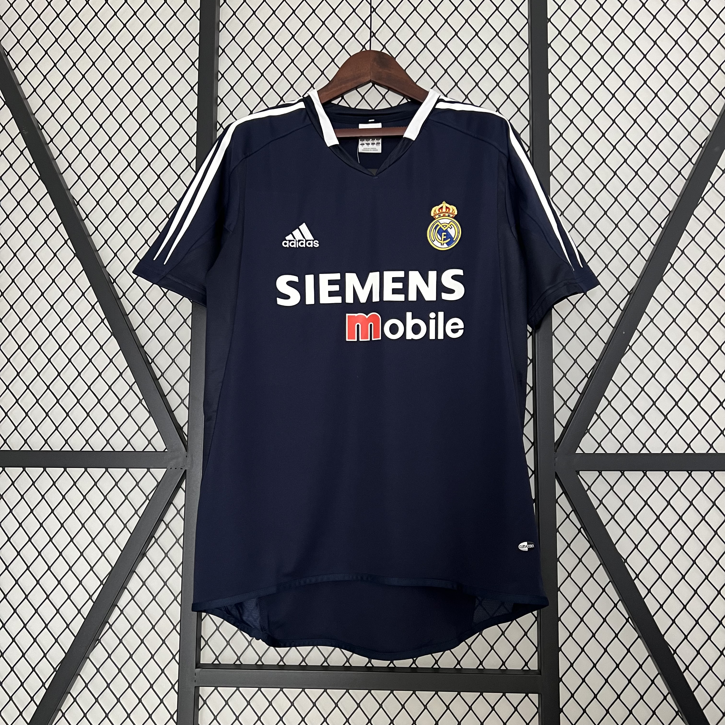 Retro Real Mαdrid 2004/05 Away S-XXL