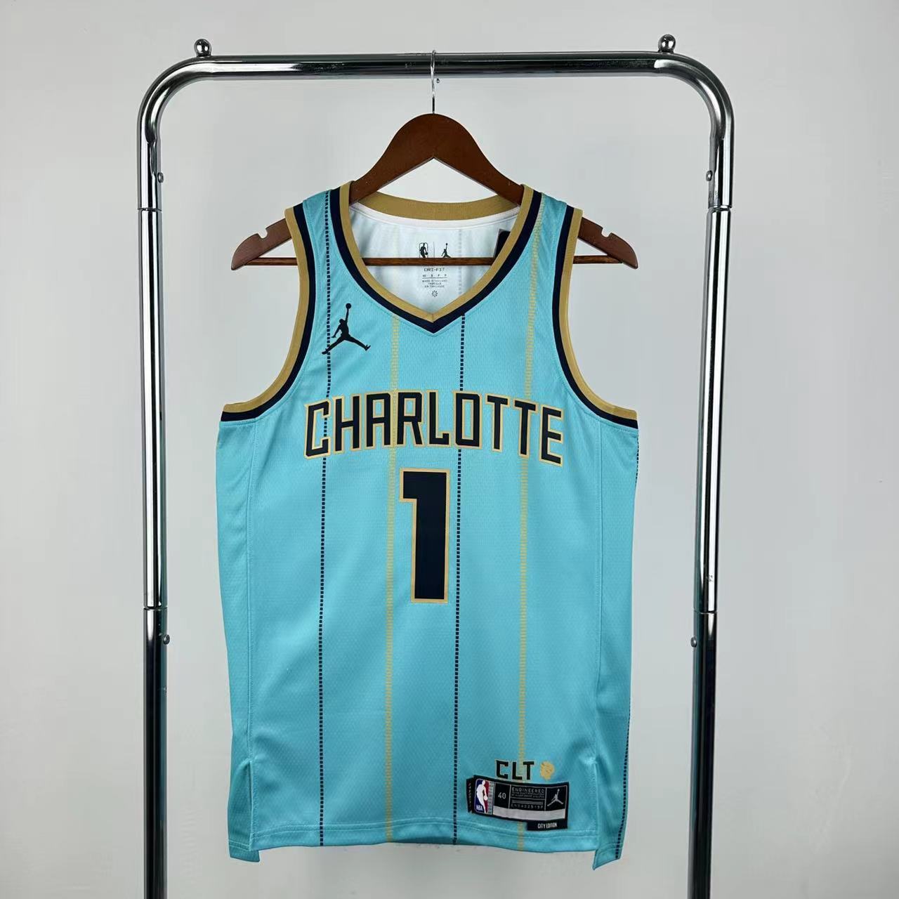 25 Season Hornets City Edition No.1 Ball