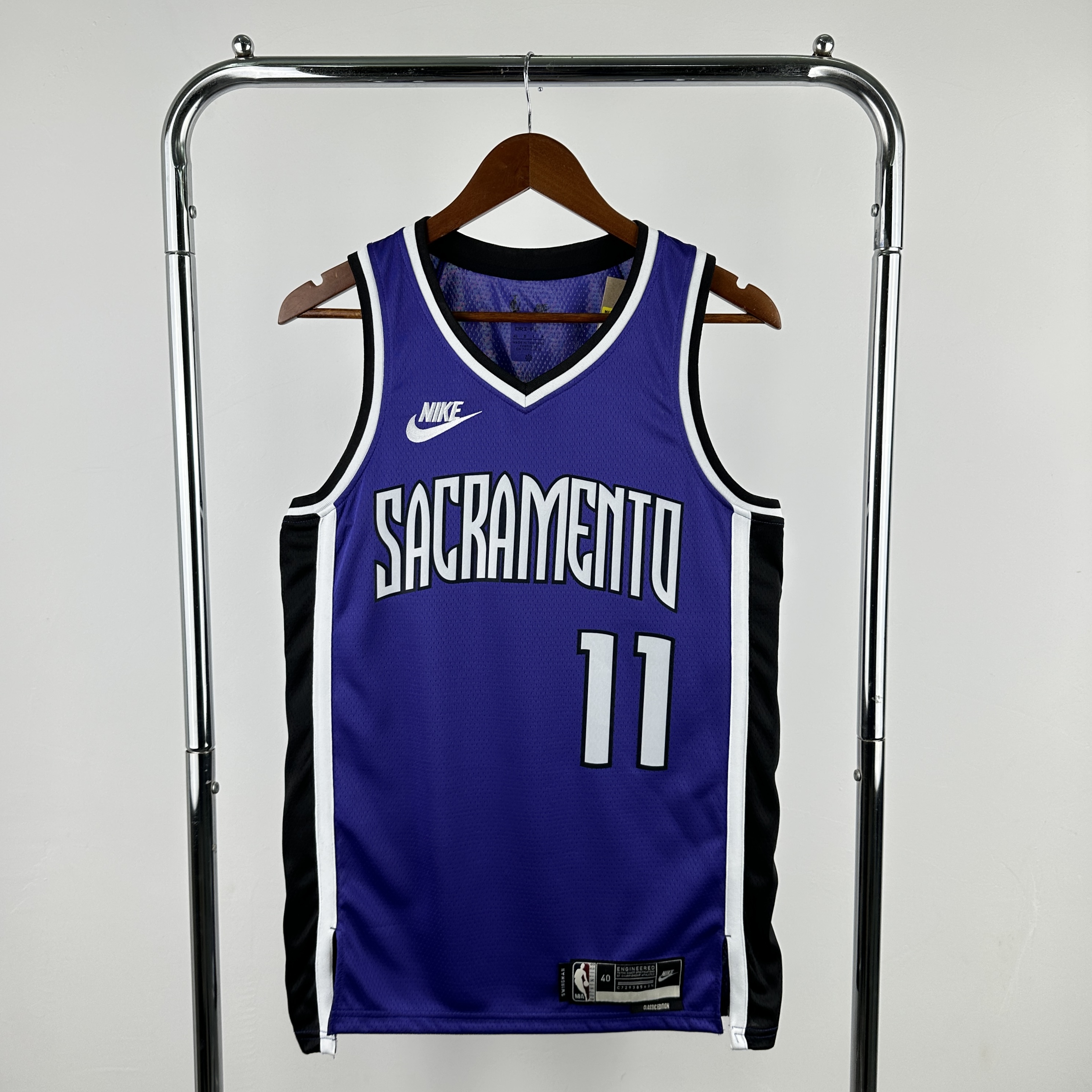 25 SEASON SACRAMENTO KINGS  #11 SABONIS