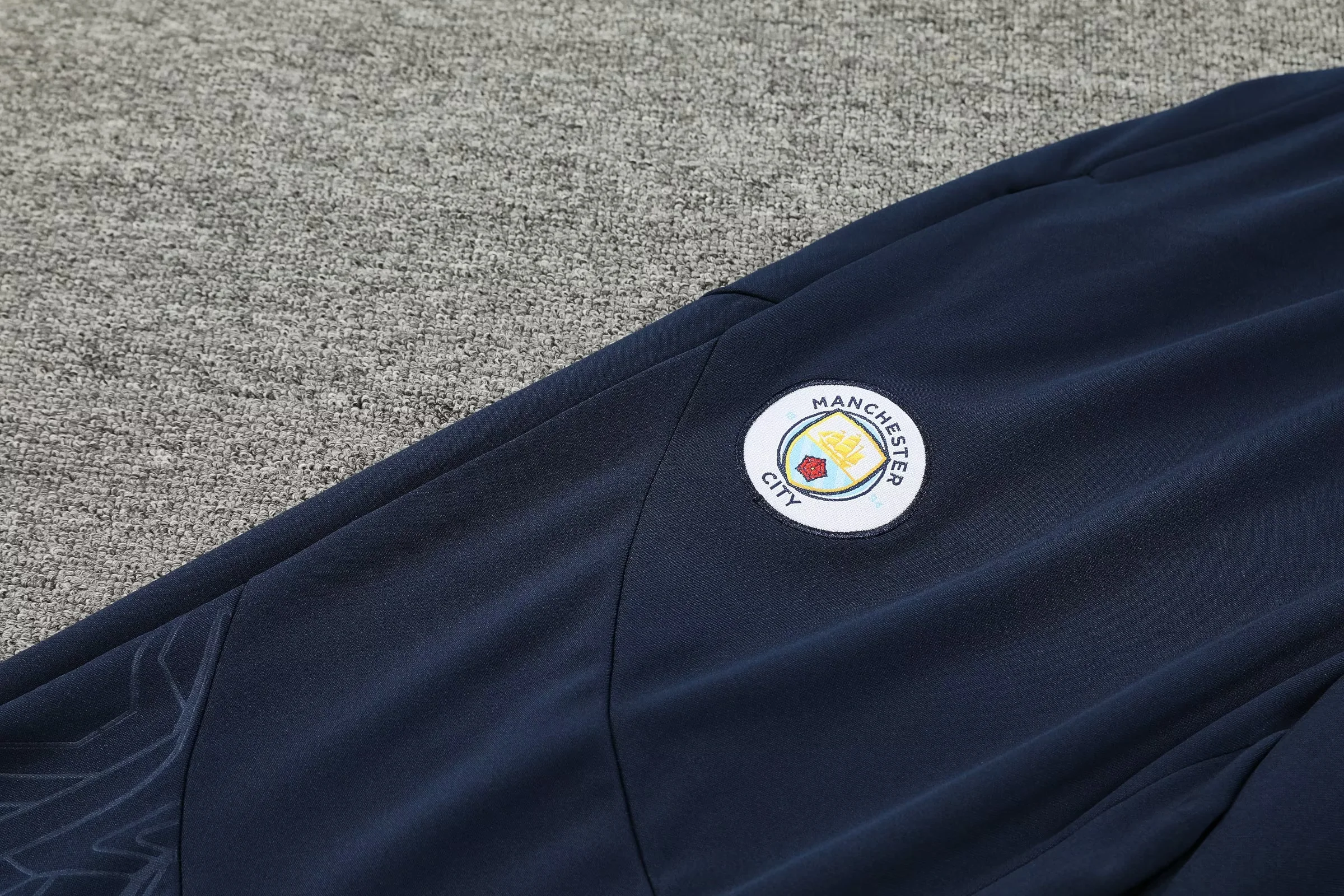 Manchester City 24/25 training SUIT