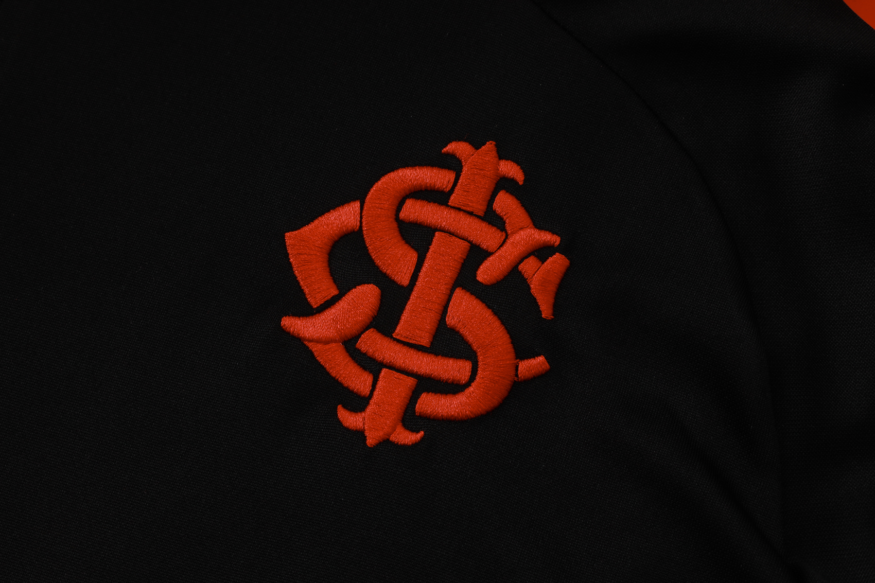 SC Internacional half zipper training suit B995