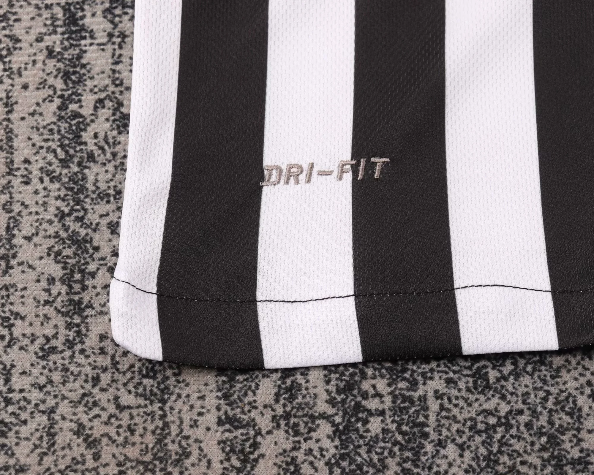 Kids Retro Kit Santos 2012/13 Away