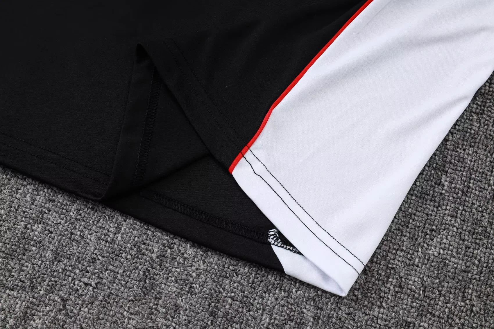 2526 Bayern Sleevesless Training Suit D2557