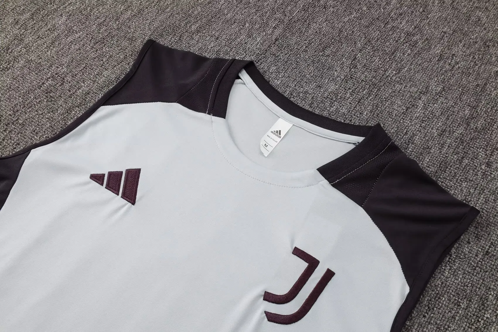 Juventus Sleevesless Training Suit D1282