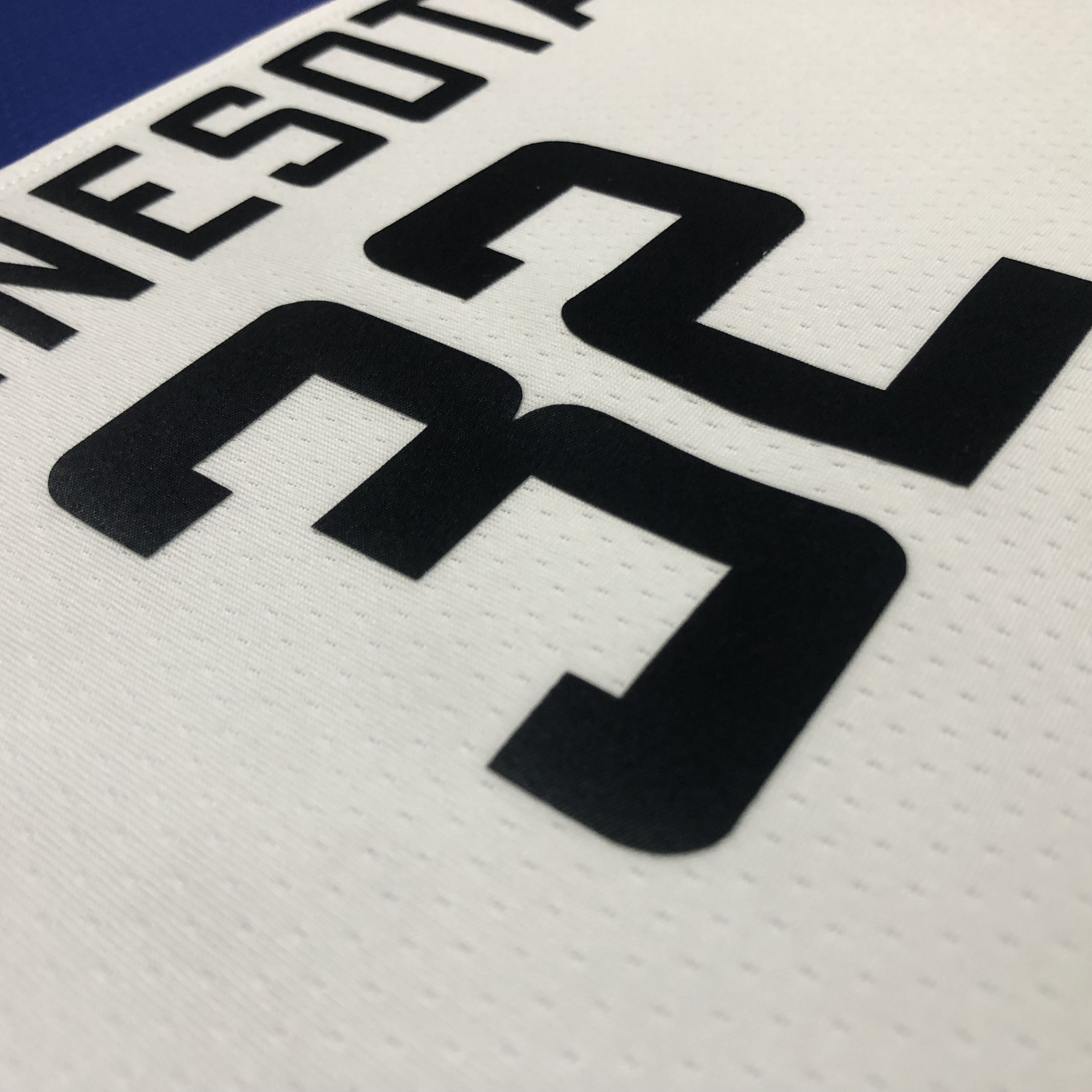 23 SEASON MINNESOTA TIMBERWOLVES CITY VERSION  NO.32 TOWNS