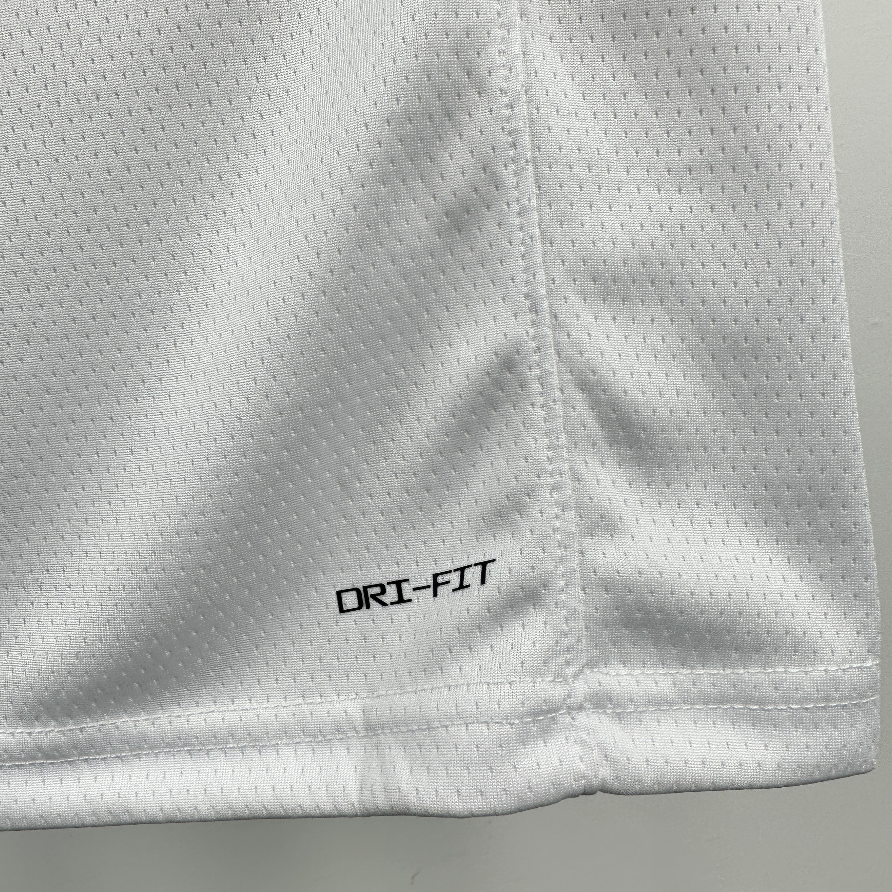 23 Season Lakers White No. 77 Dončić