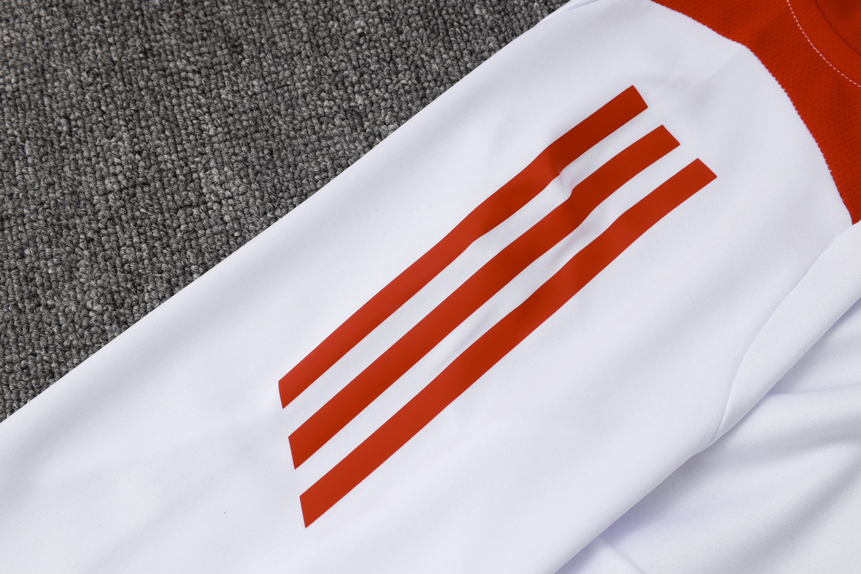 SC Internacional half zipper training suit B999