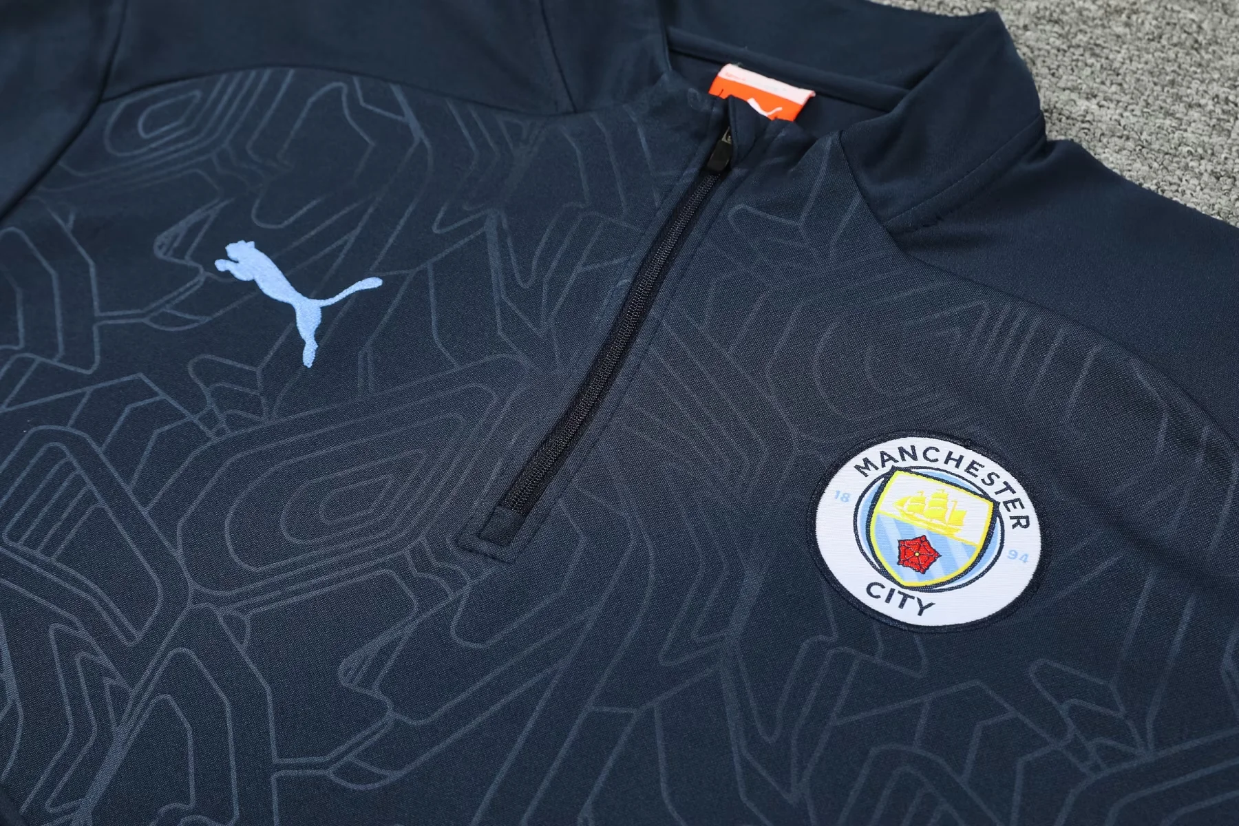 Manchester City 24/25 training SUIT