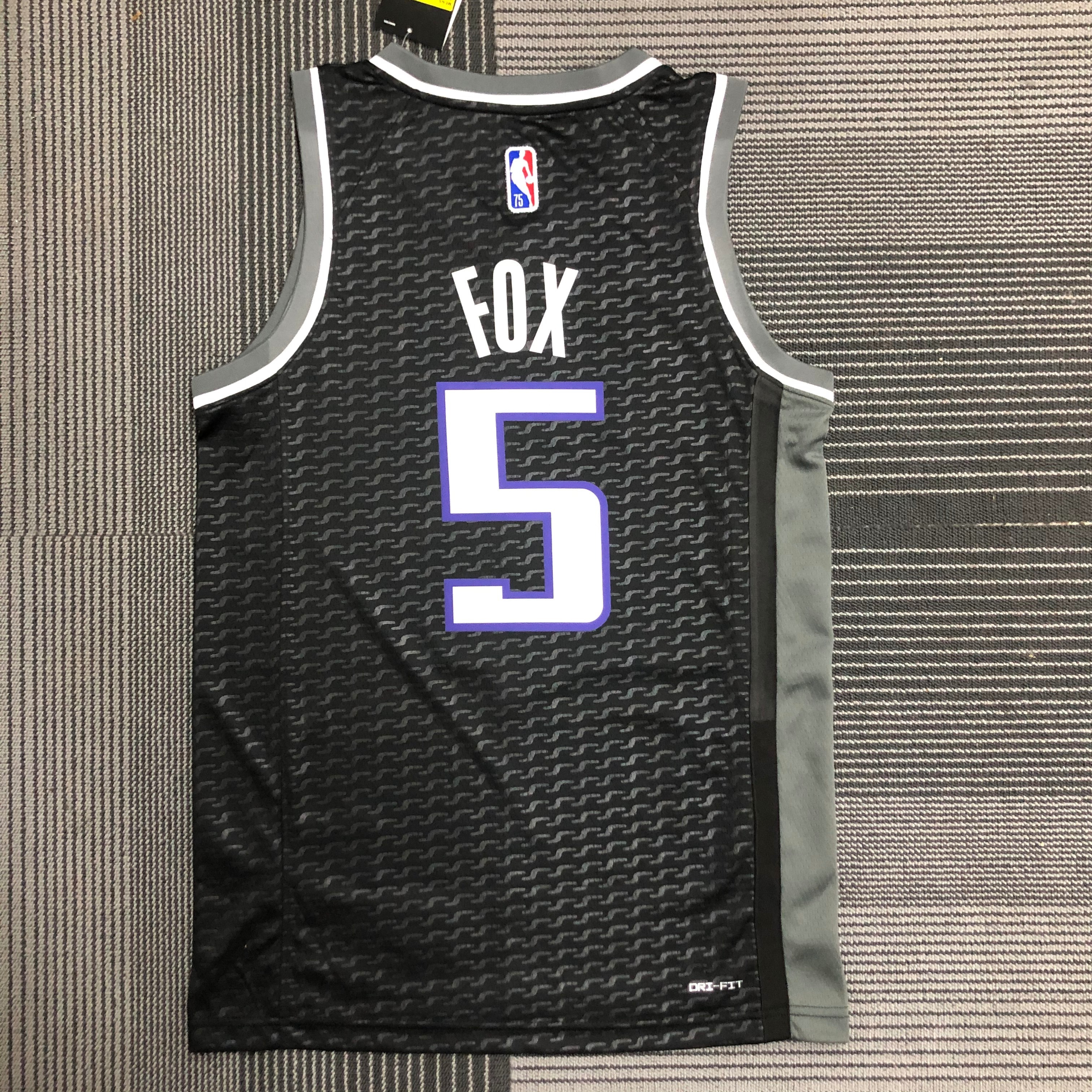 SACRAMENTO KINGS FLYER EDITION  #5 FOX