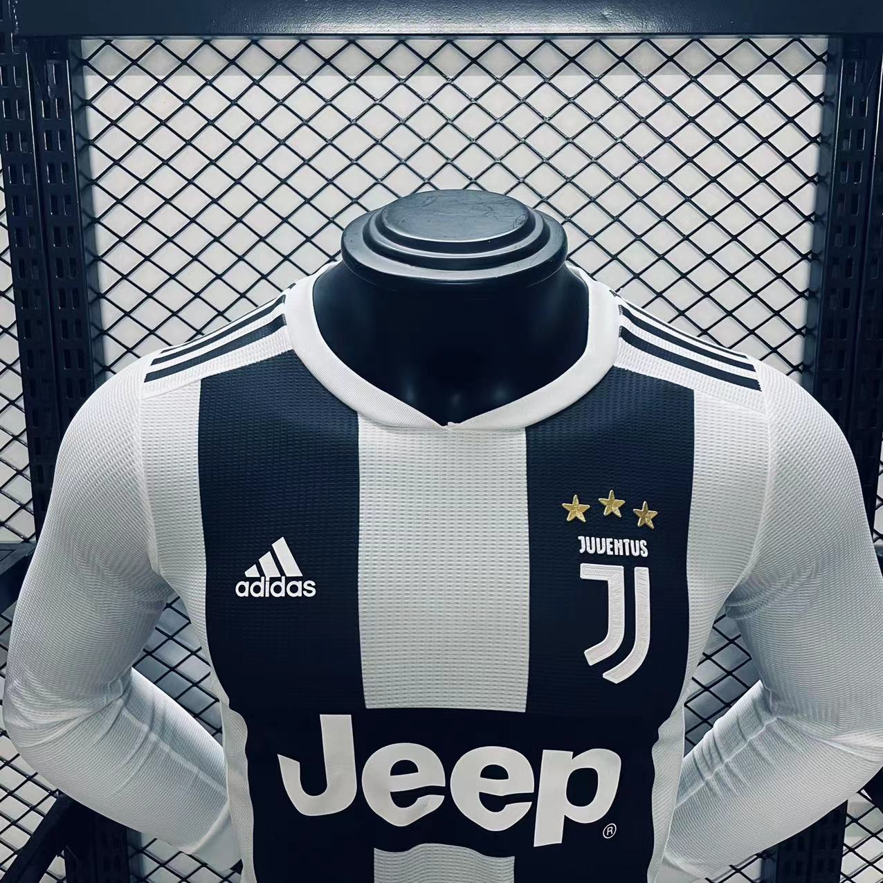 Player Version  Juventus 18/19 Home Long Sleeves