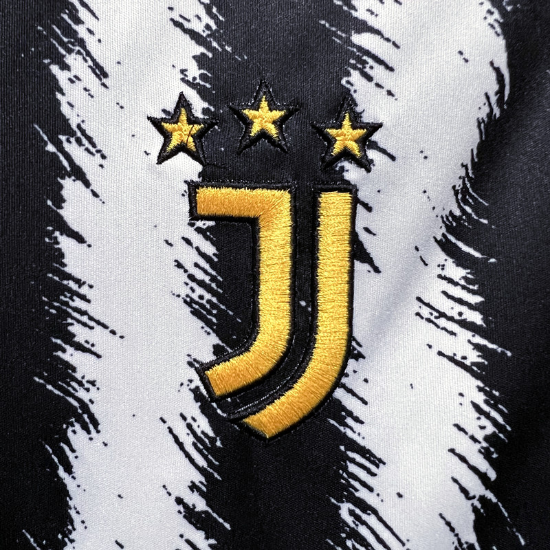 Juventus 23/24 Home
