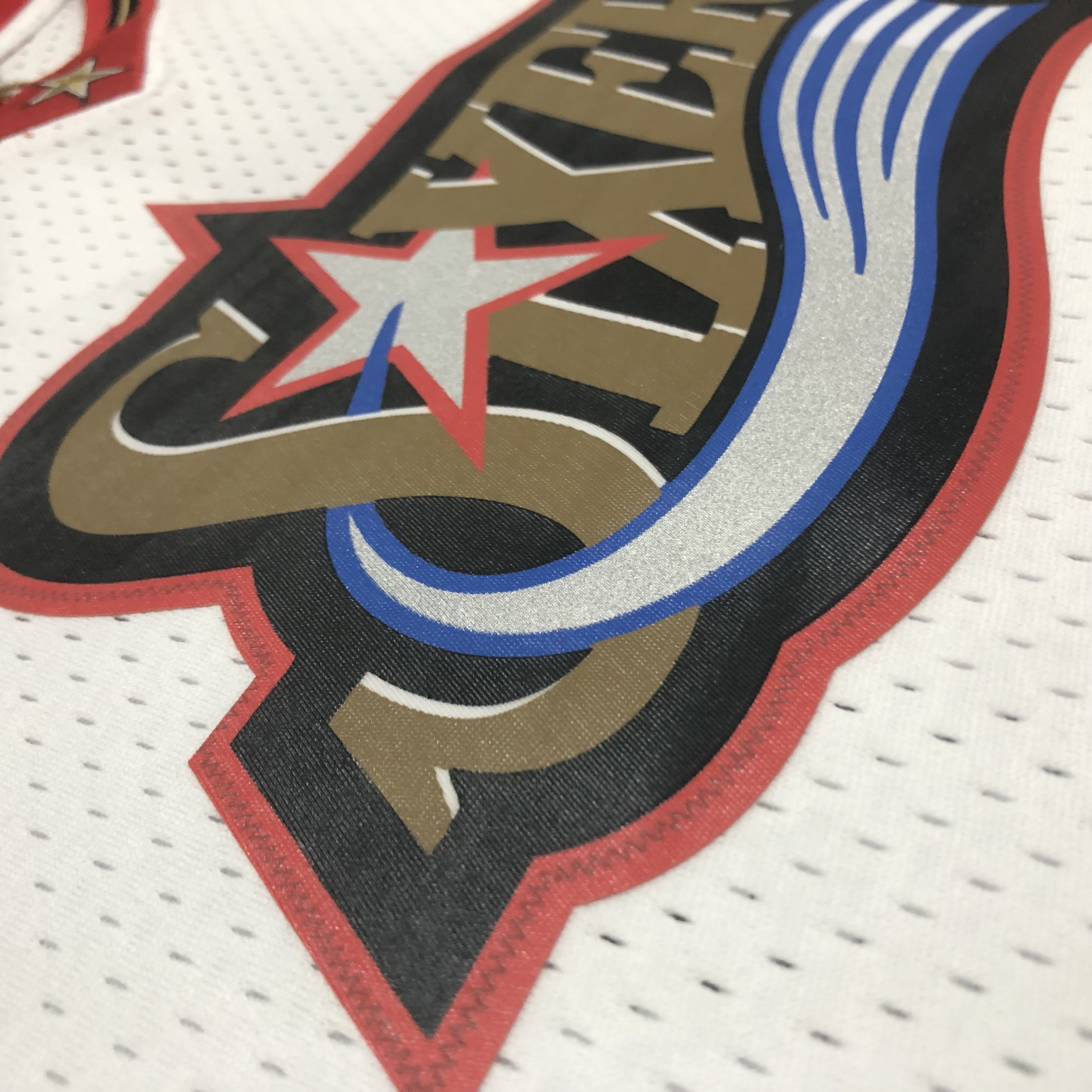 MN Heat Pressed Retro : Philadelphia 76ers 1998 White #3