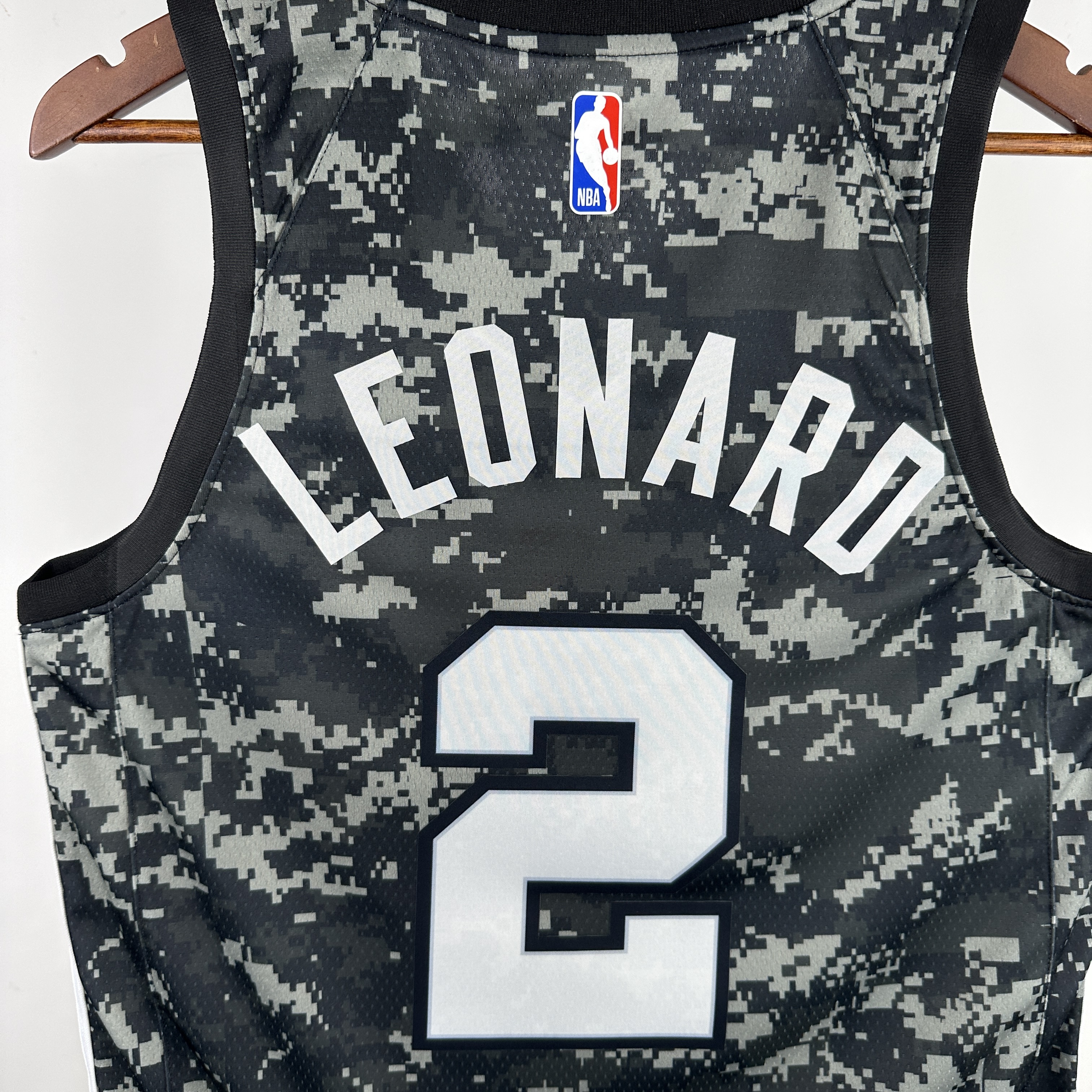 SAN ANTONIO SPURS CAMO  #2 LEONARD