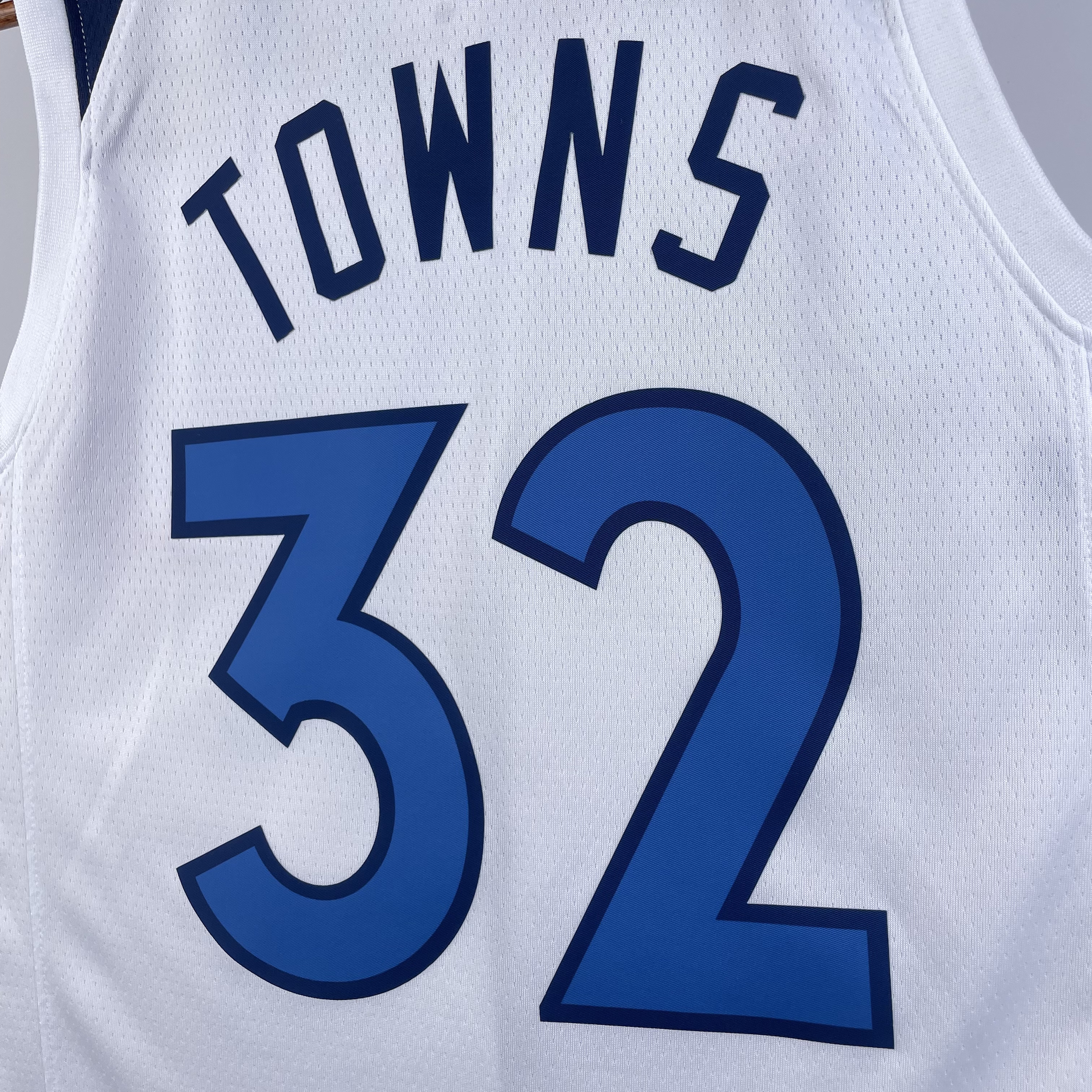 23 SEASON MINNESOTA TIMBERWOLVES HOME  NO.32 TOWNS