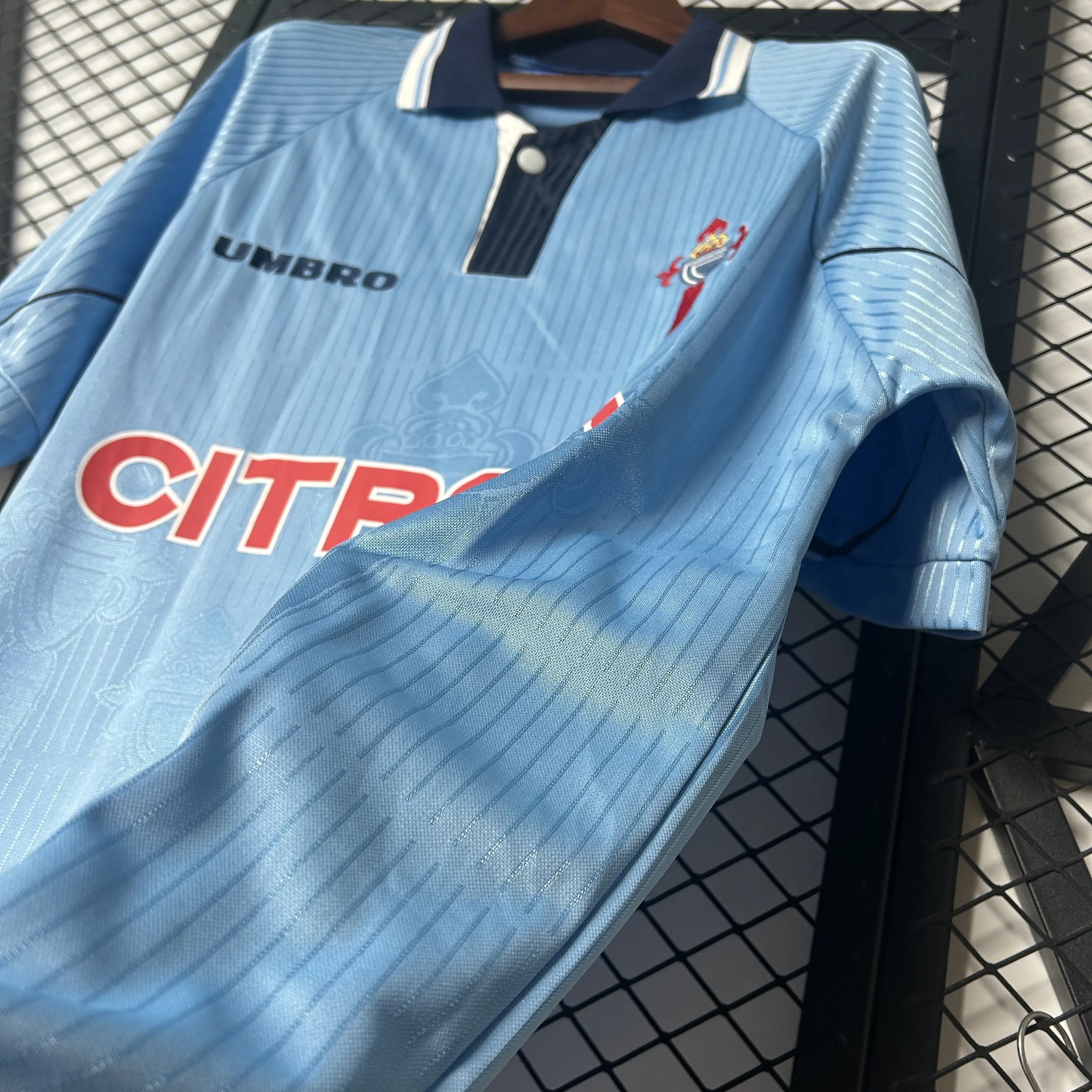 Retro Celta de Vigo 1997-99 home kit