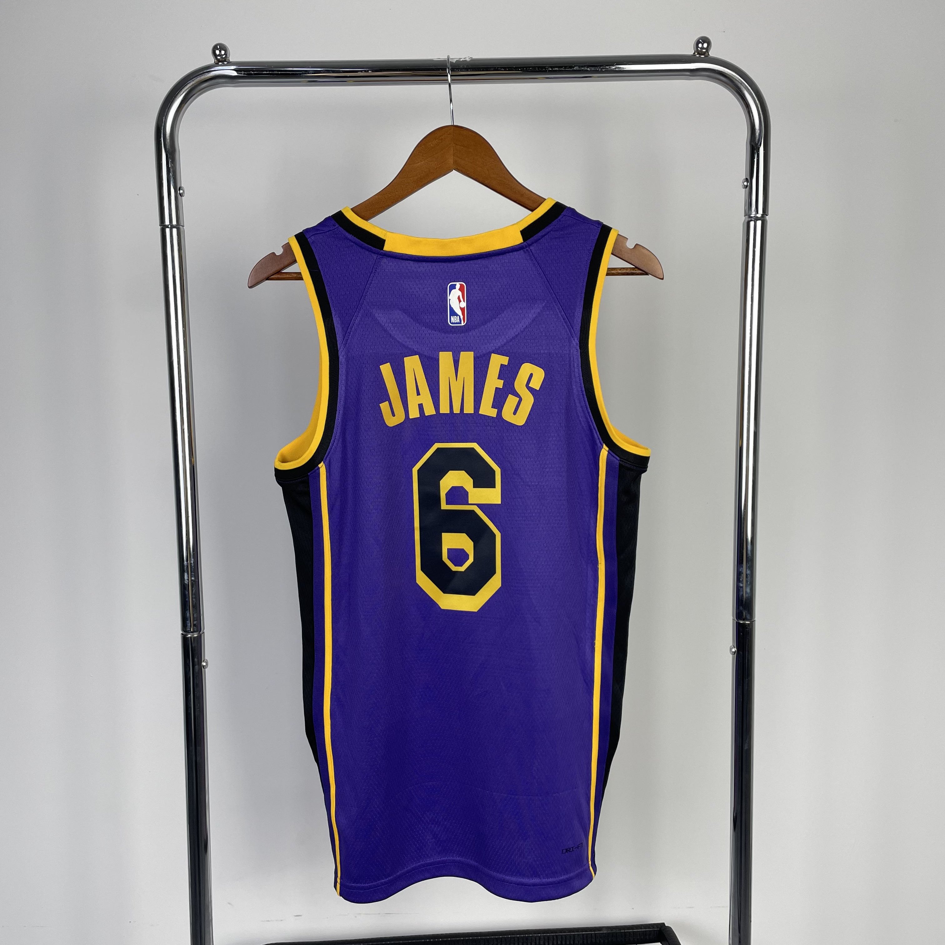 23 Season Lakers  No. 5 James