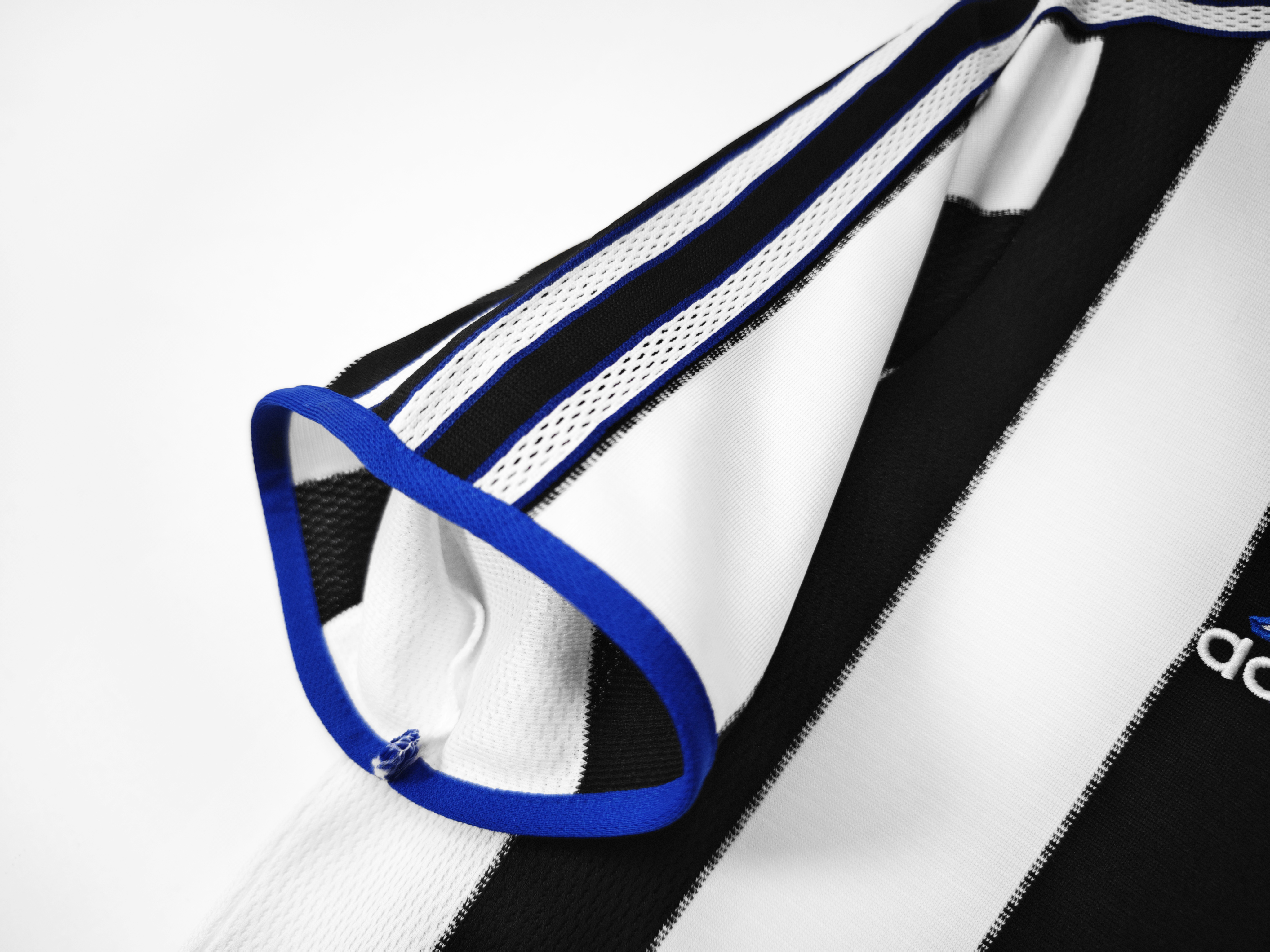 Retro Newcastle 1999/00 Home