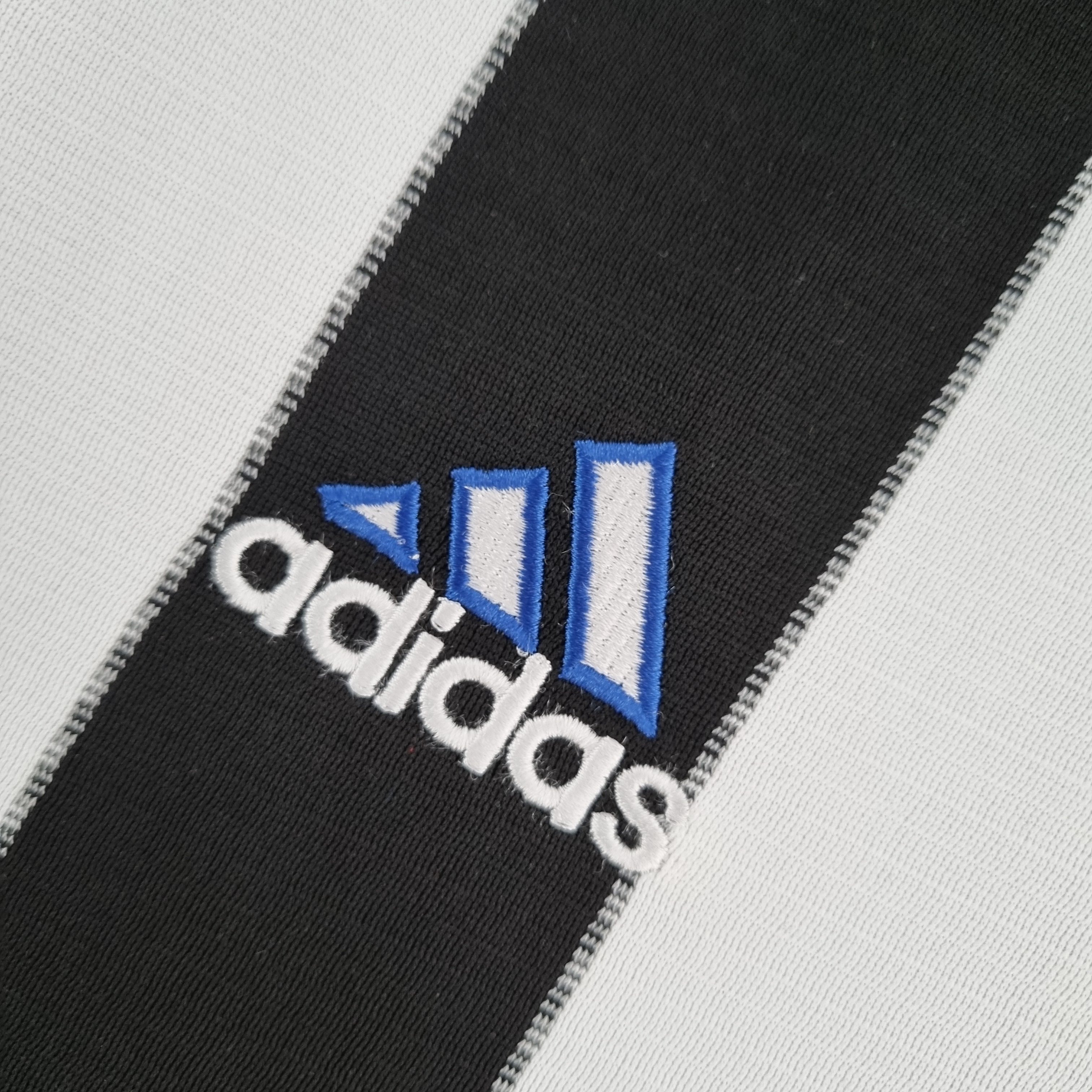 Retro Newcastle 2000/01 Home