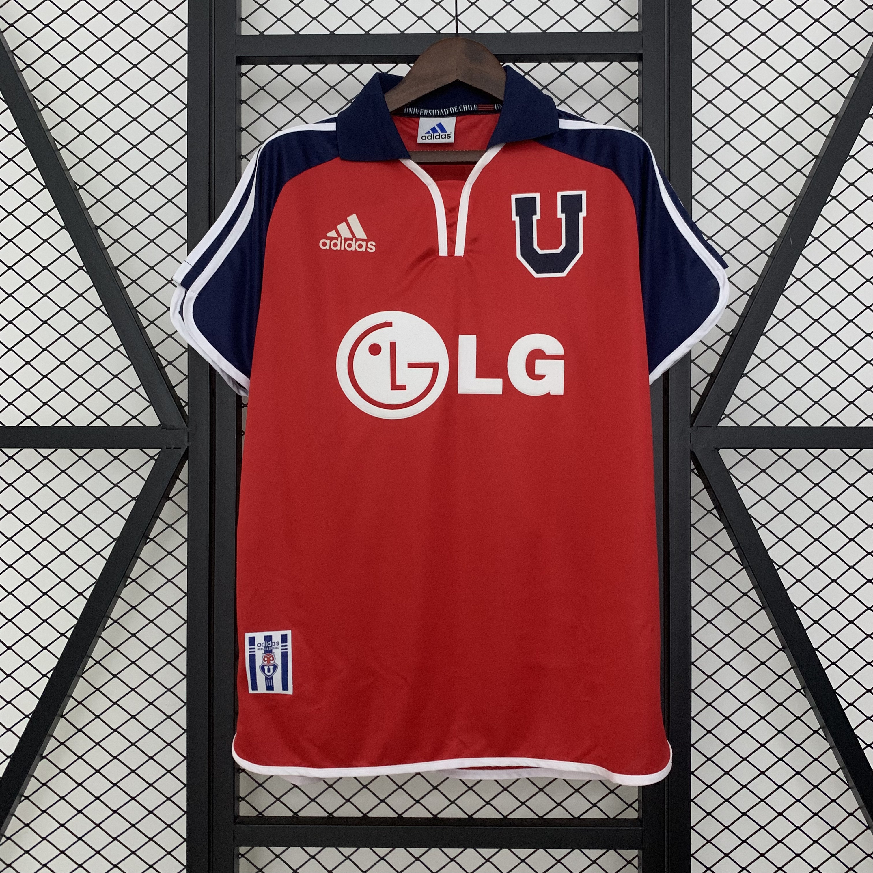 Club Universidad de Chile 2001/02 Away