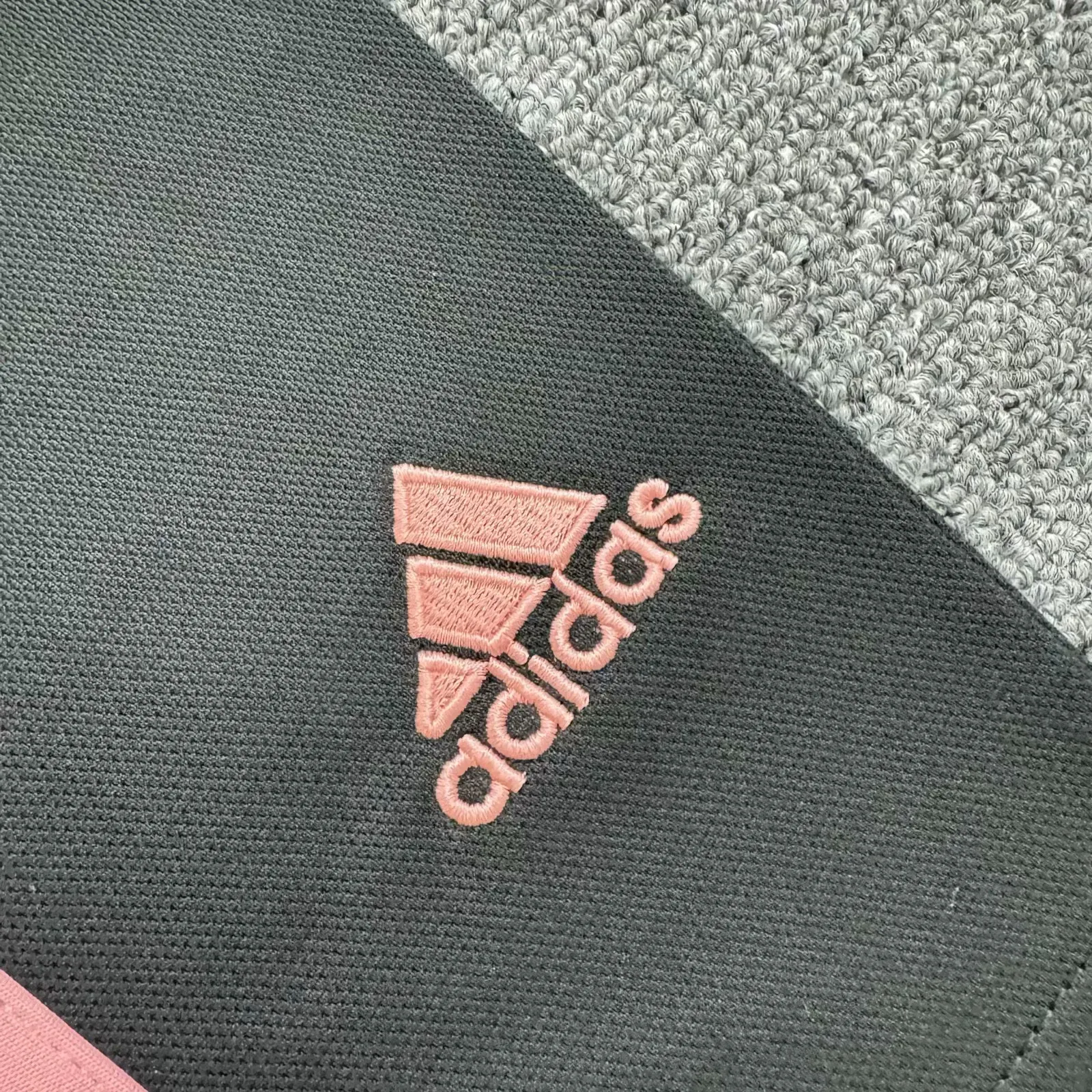 Kids Retro Juventus 15/16 Away Kit 16-28